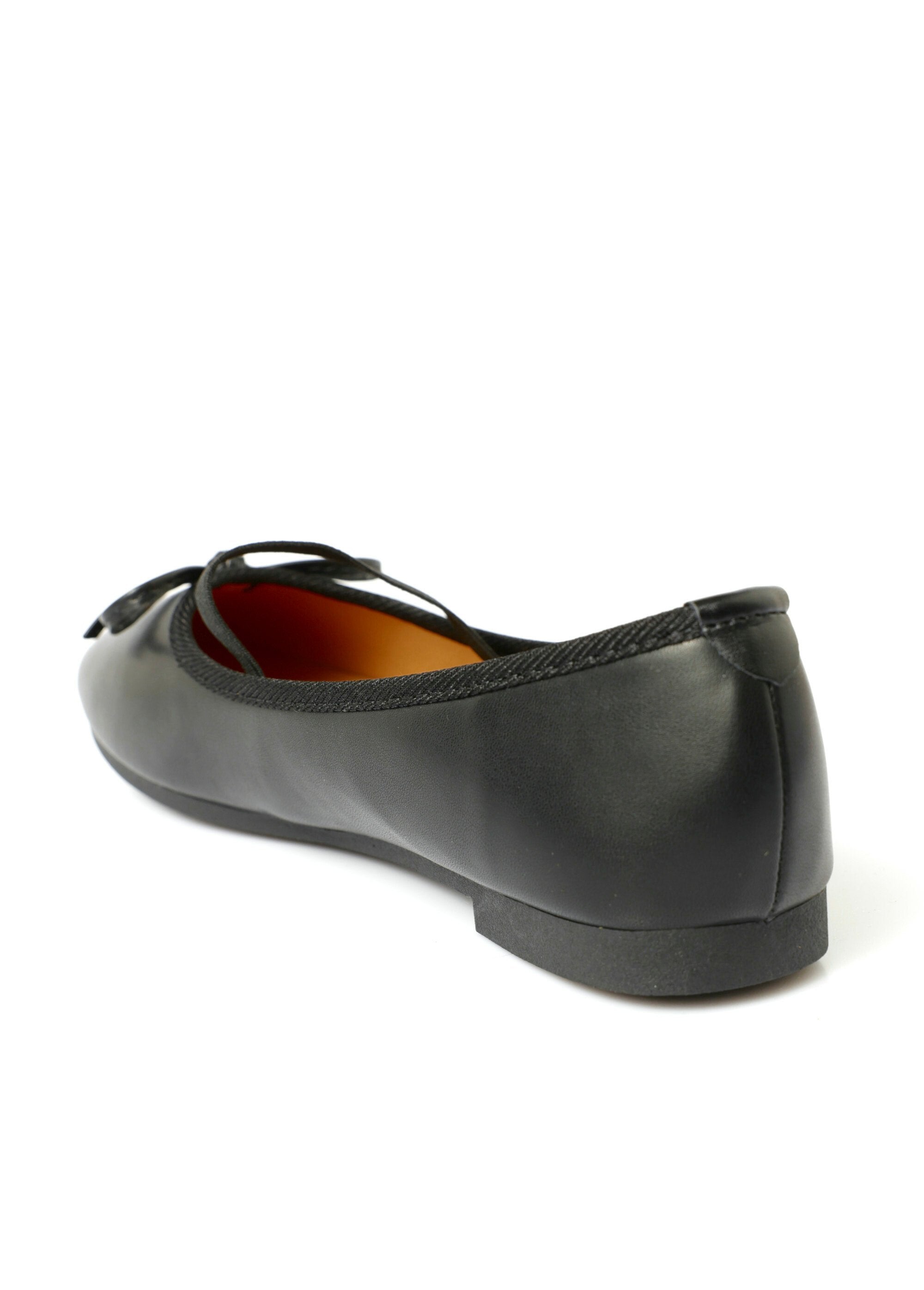 Flat_ballerinas_with_elastic_tops_Black_DO1_slim