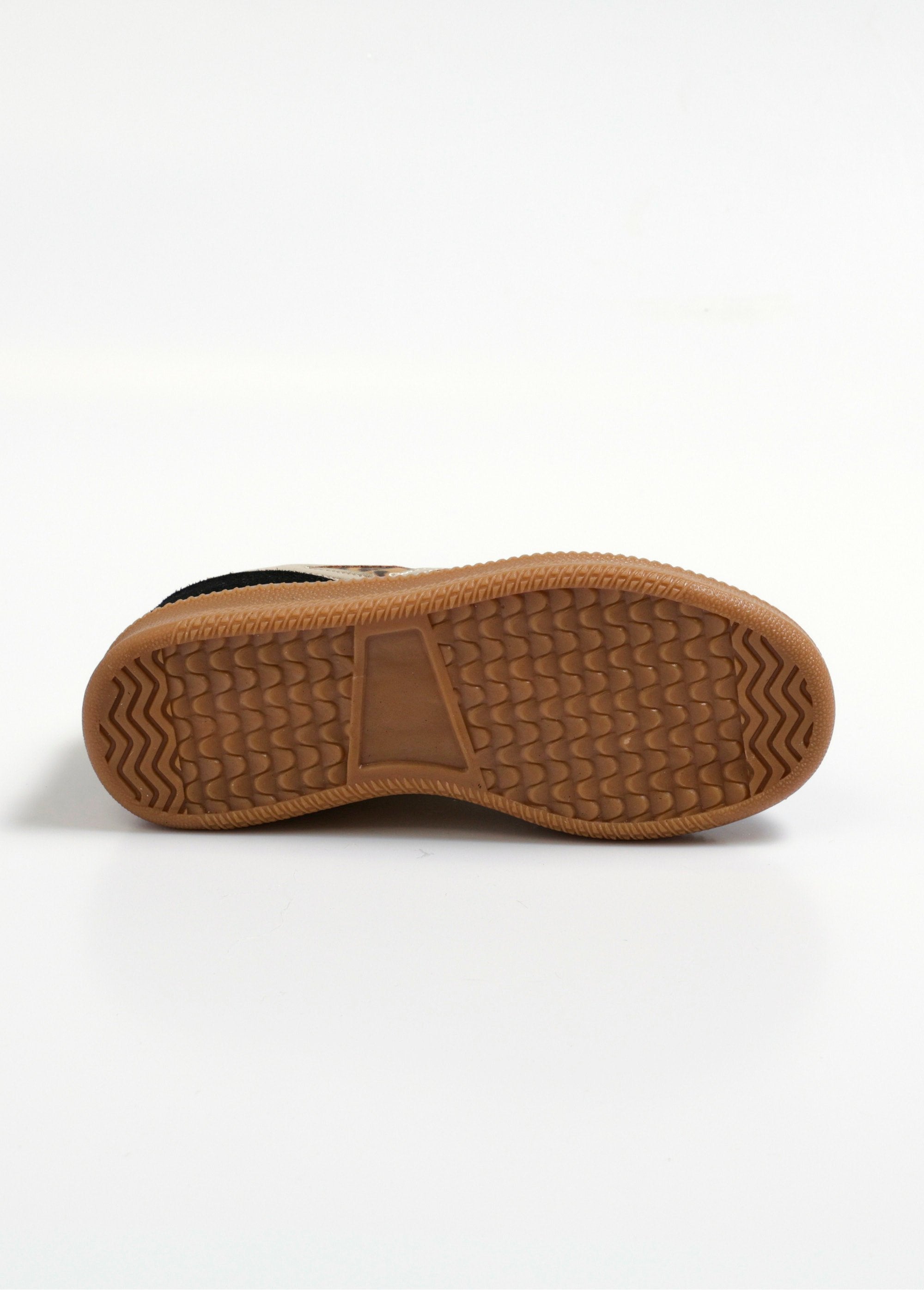 Retro_suede_sneakers_with_metallic_details_Black_UN1_slim