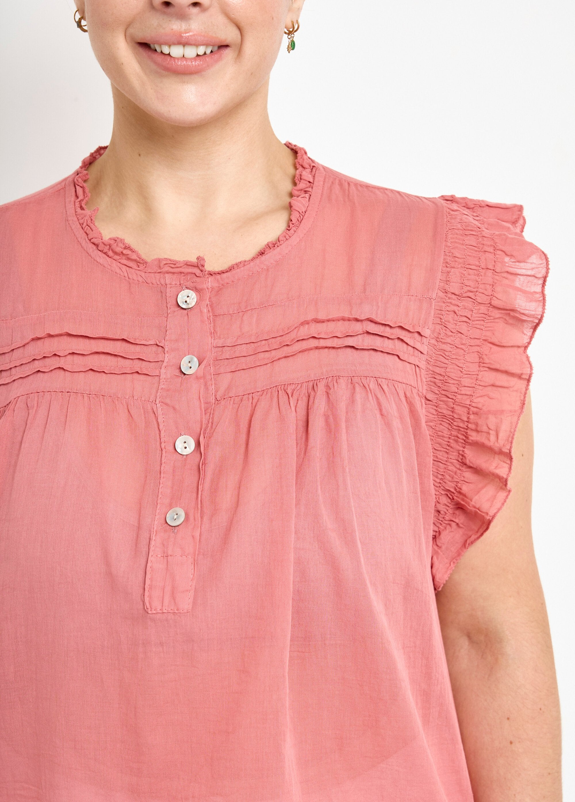 Sleeveless_cotton_voile_blouse_Old_pink_DE1_curvy