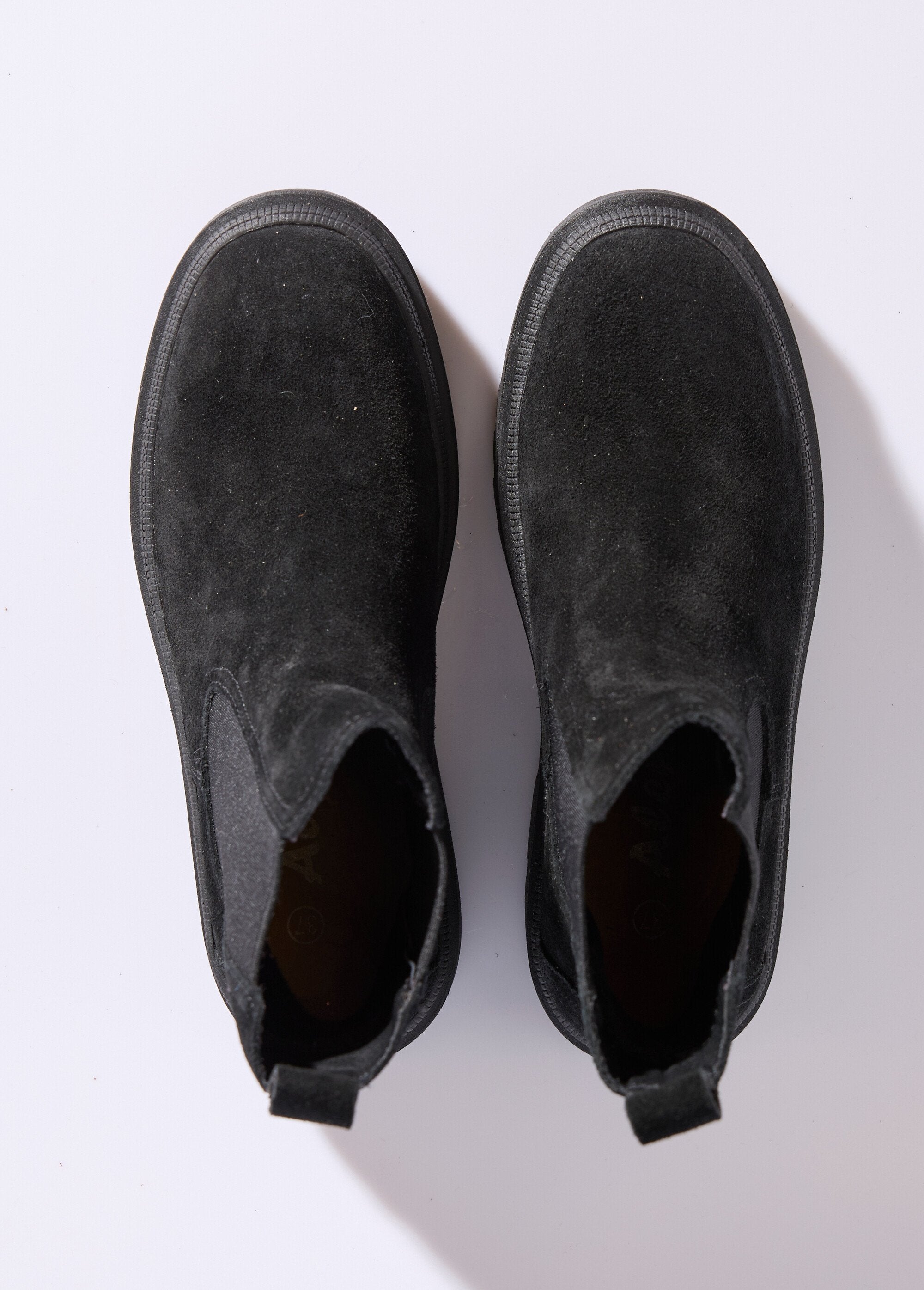 Camargue-inspired_leather_boots_Black_OV1_slim
