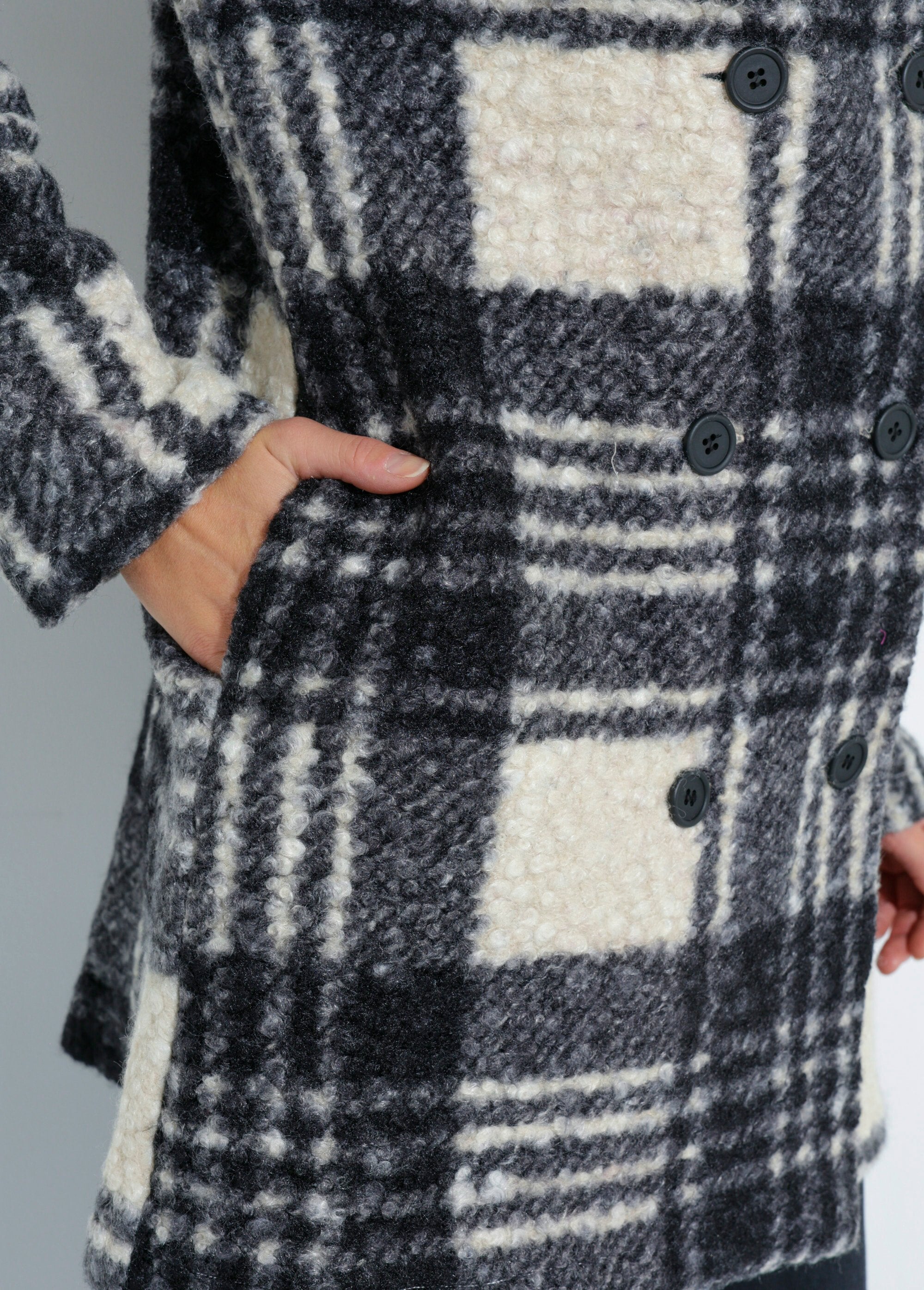 Long_plaid_pea_coat_in_a_bouclé_wool_style_Black_and_ecru_DE2_slim