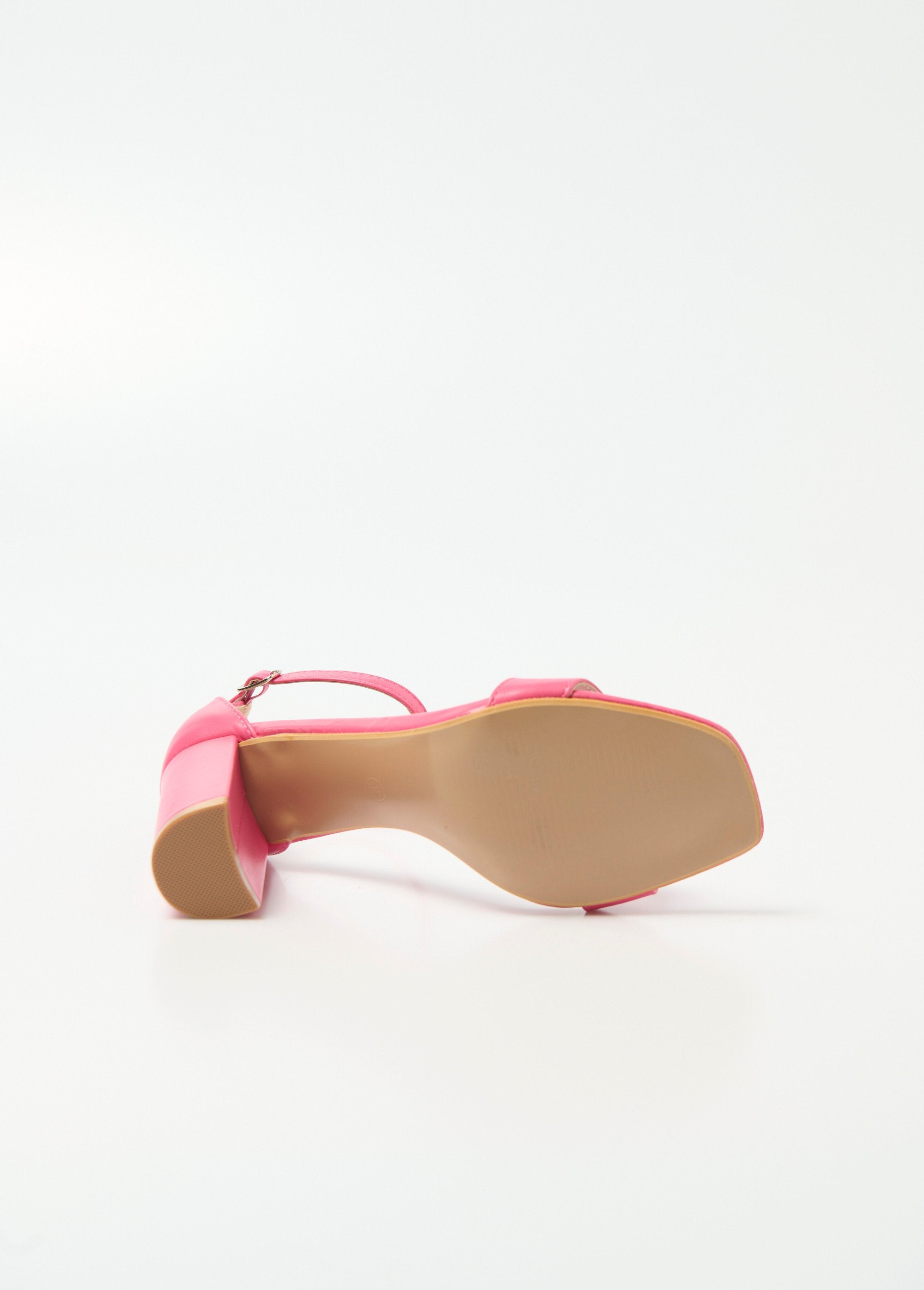 Square_toe_high_heel_sandals_with_straps_Fuchsia_UN1_slim