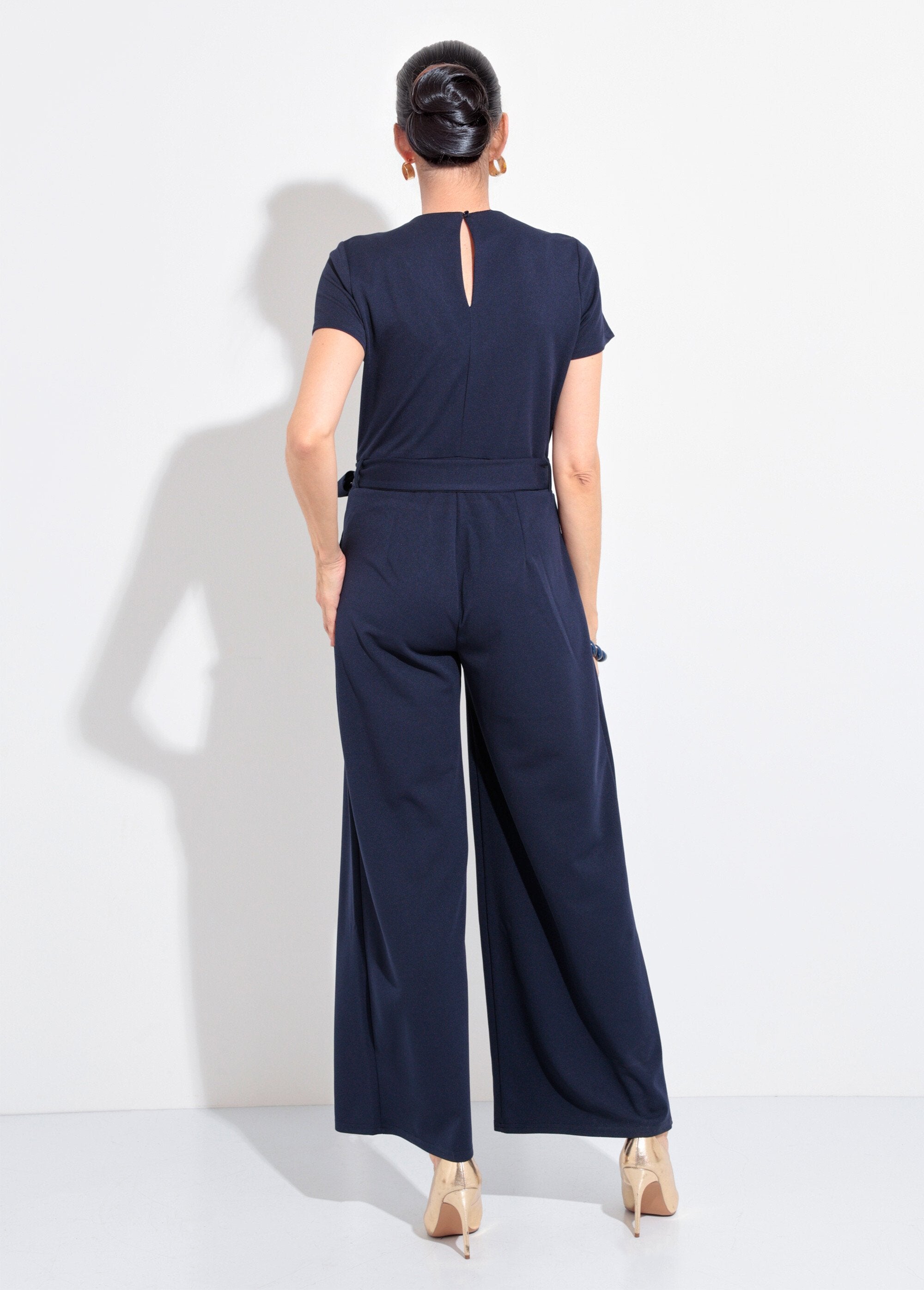V-neck_belted_jumpsuit_with_gold_details_Marine_DO1_slim