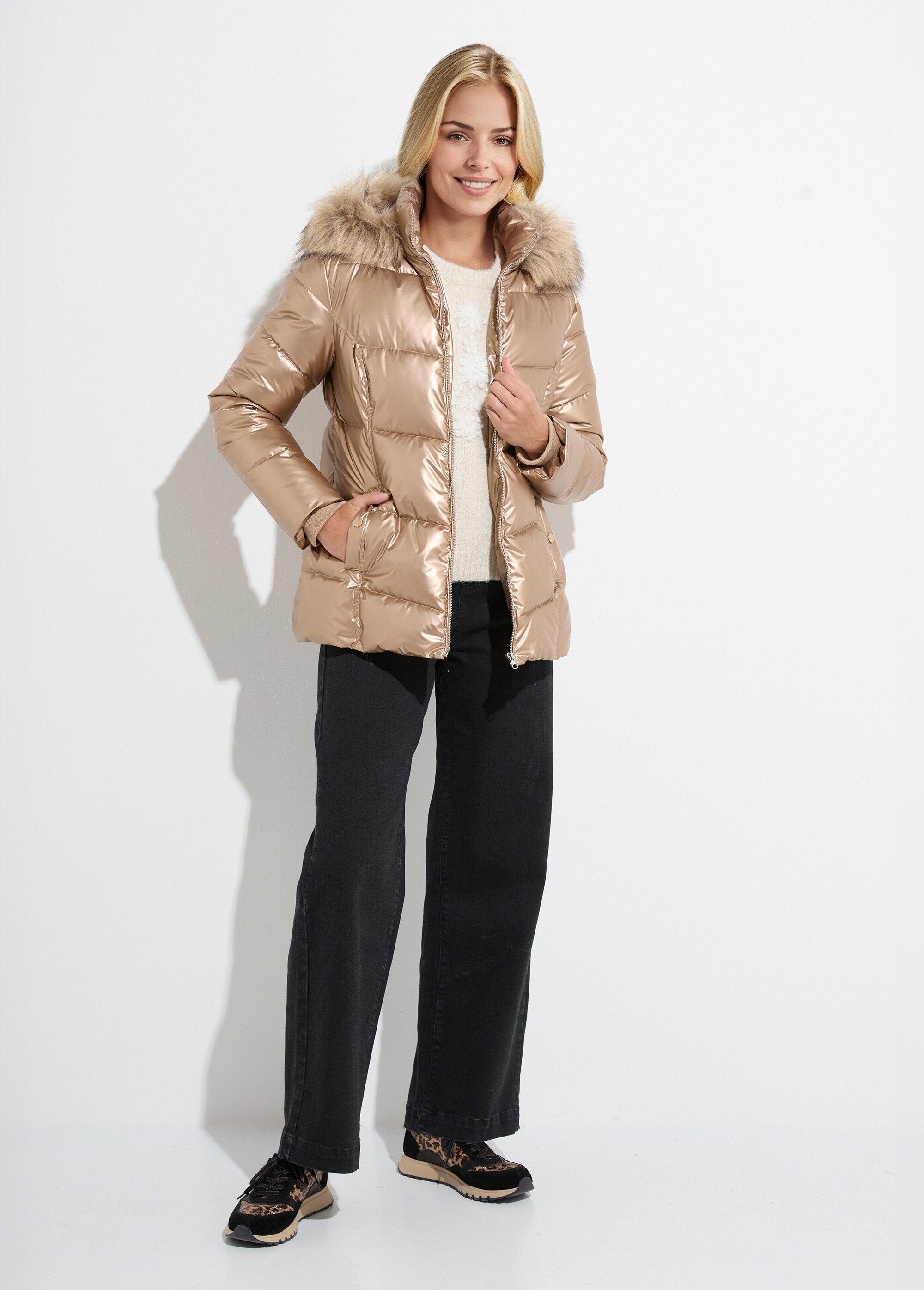 Short_quilted_down_jacket_with_metallic_effect_hood_Golden_SF1_slim