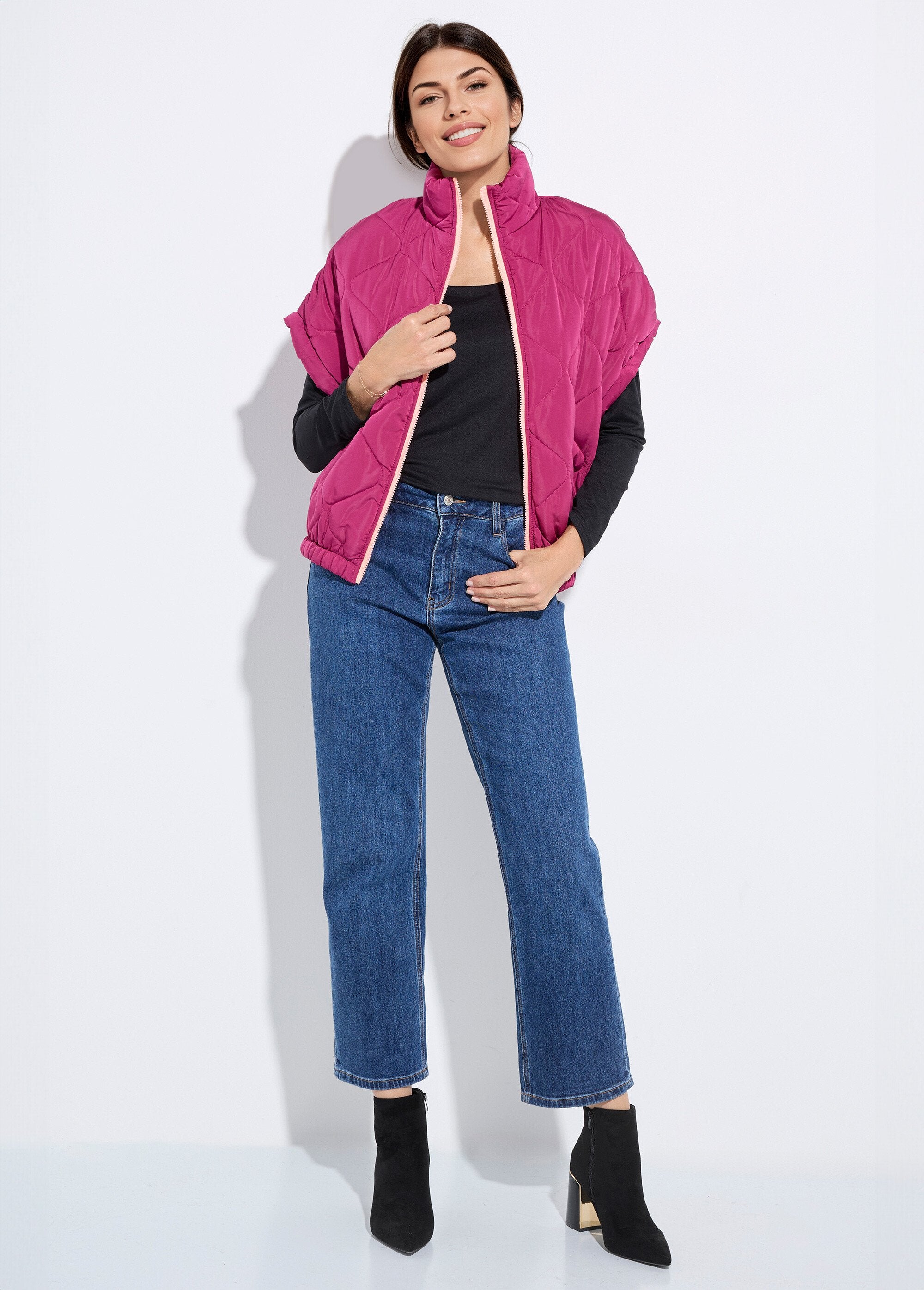 Matte_sleeveless_down_jacket_with_fluorescent_zip_Plum_SF1_slim