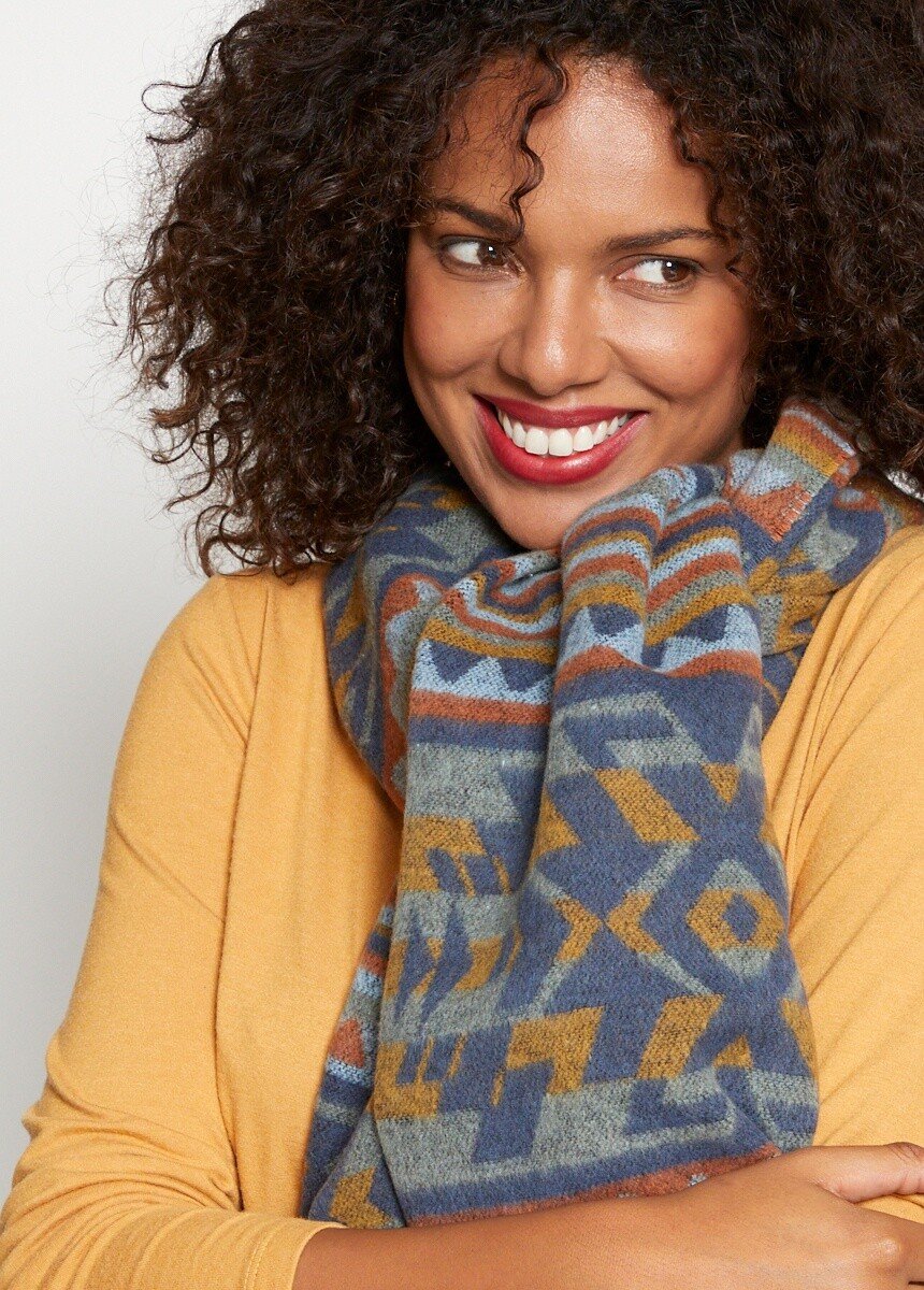 Scarf_Blue_and_Honey_DE1_slim