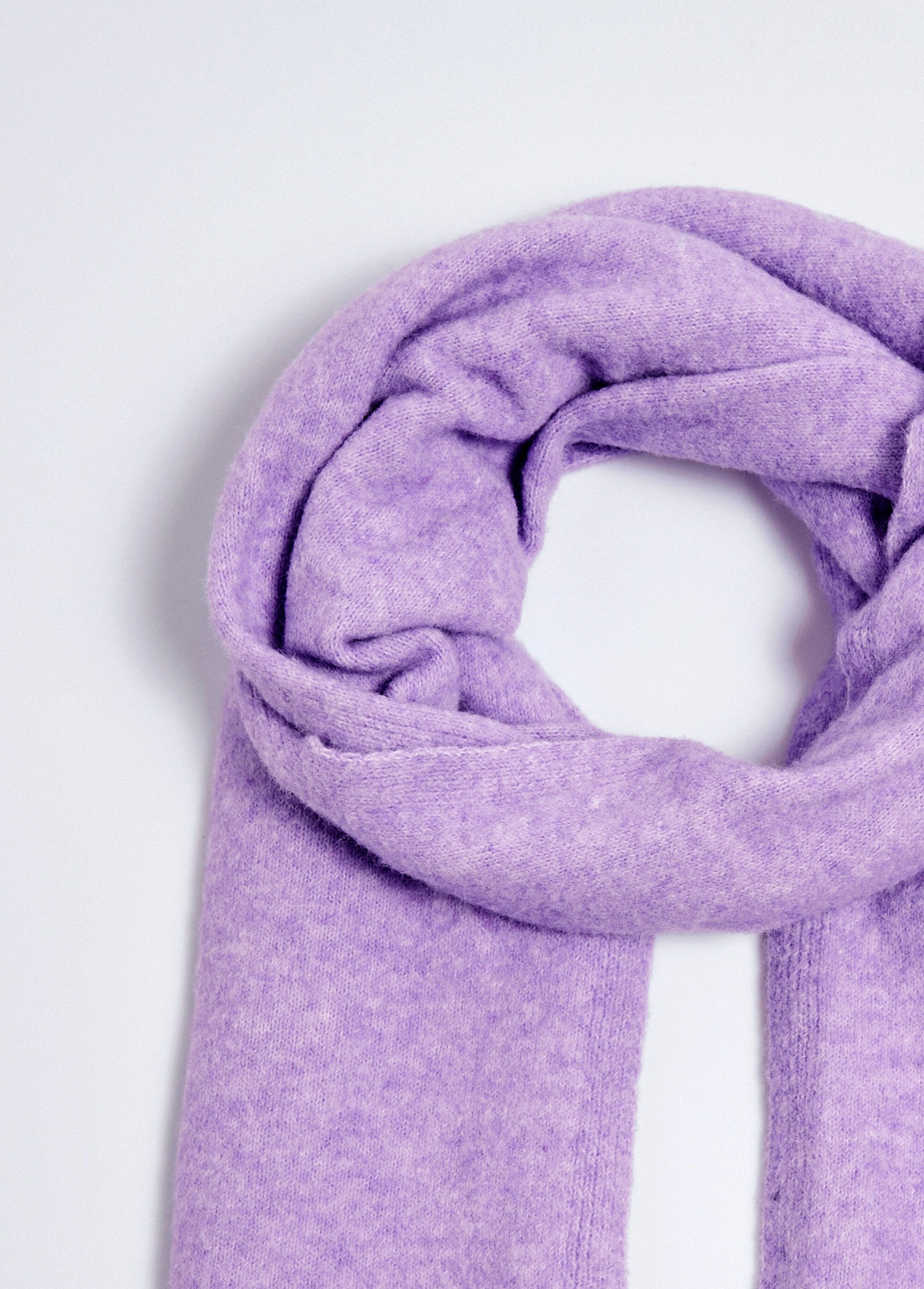 Warm_knitted_scarf_with_wool_Parma_DE1_slim