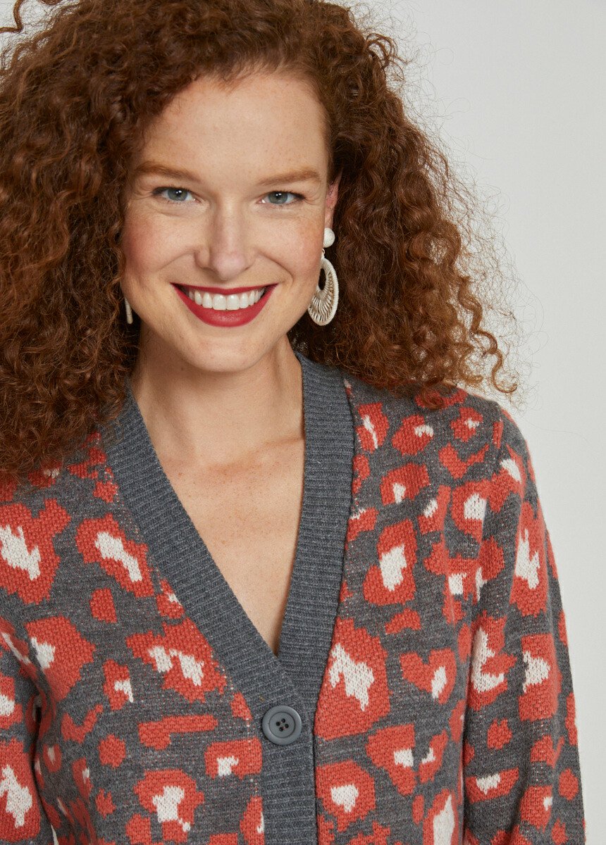 Leopard_jacquard_buttoned_short_vest_Grey_and_terracotta_DE1_slim