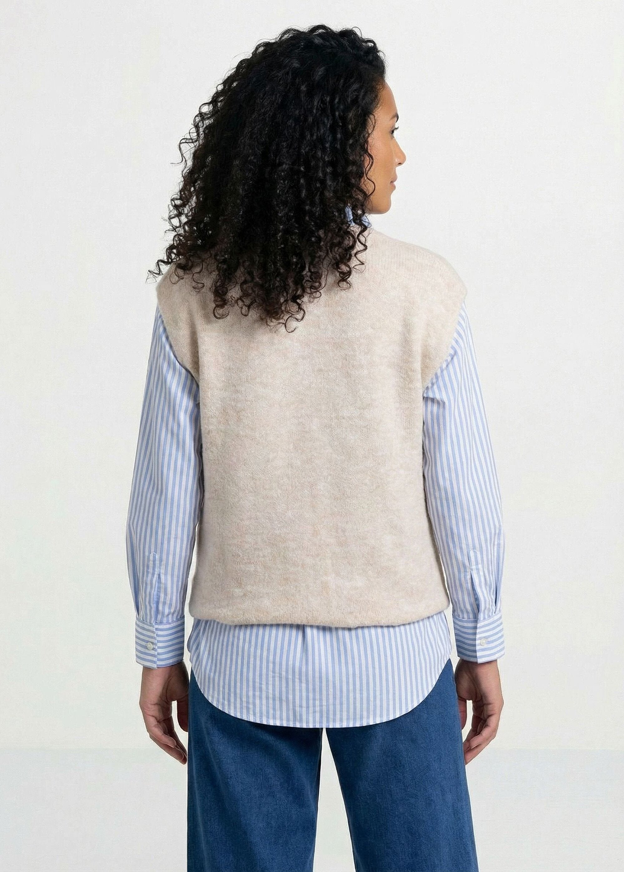 Sleeveless_vest_with_gold_buttons_and_bouclé_knit_Beige_DO1_slim