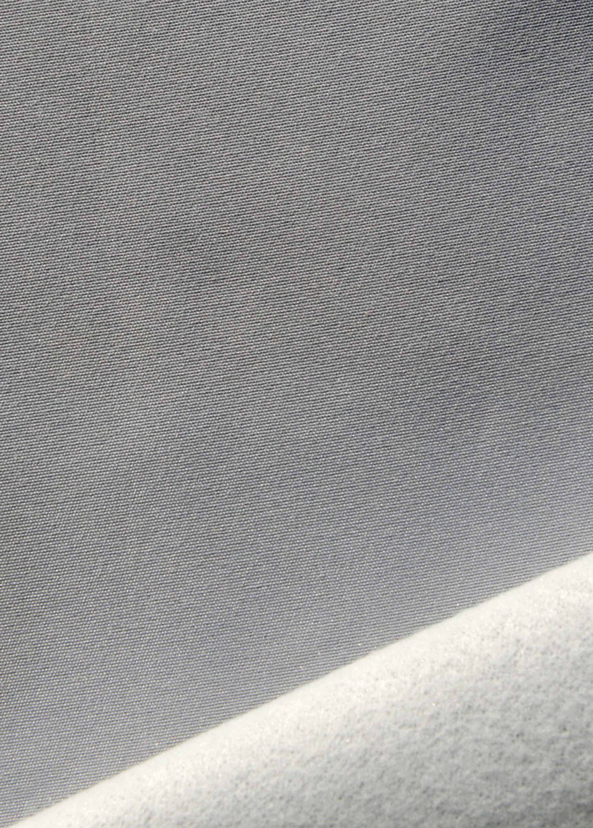 Very_blackout_and_insulating_curtain,_with_eyelets_Gray_DE1_slim