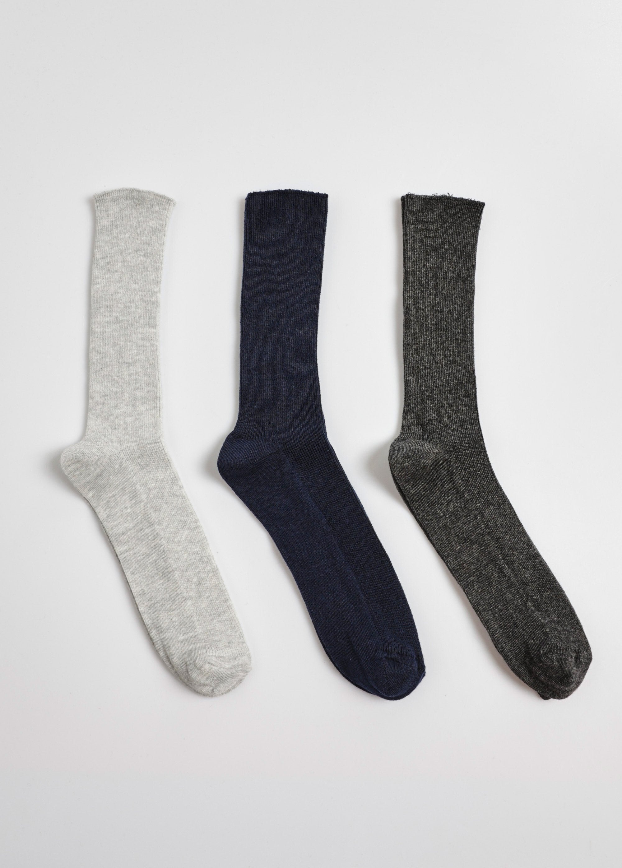 Pack_of_3_assorted_sensitive_leg_socks_Gray_DE1_slim