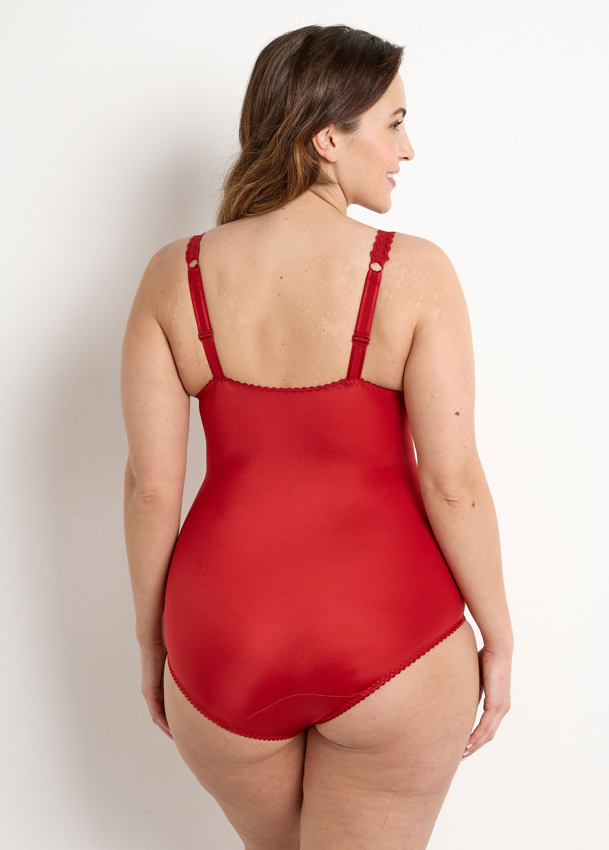 Body_without_underwire_with_inlaid_lace_Carmine_DO1_curvy