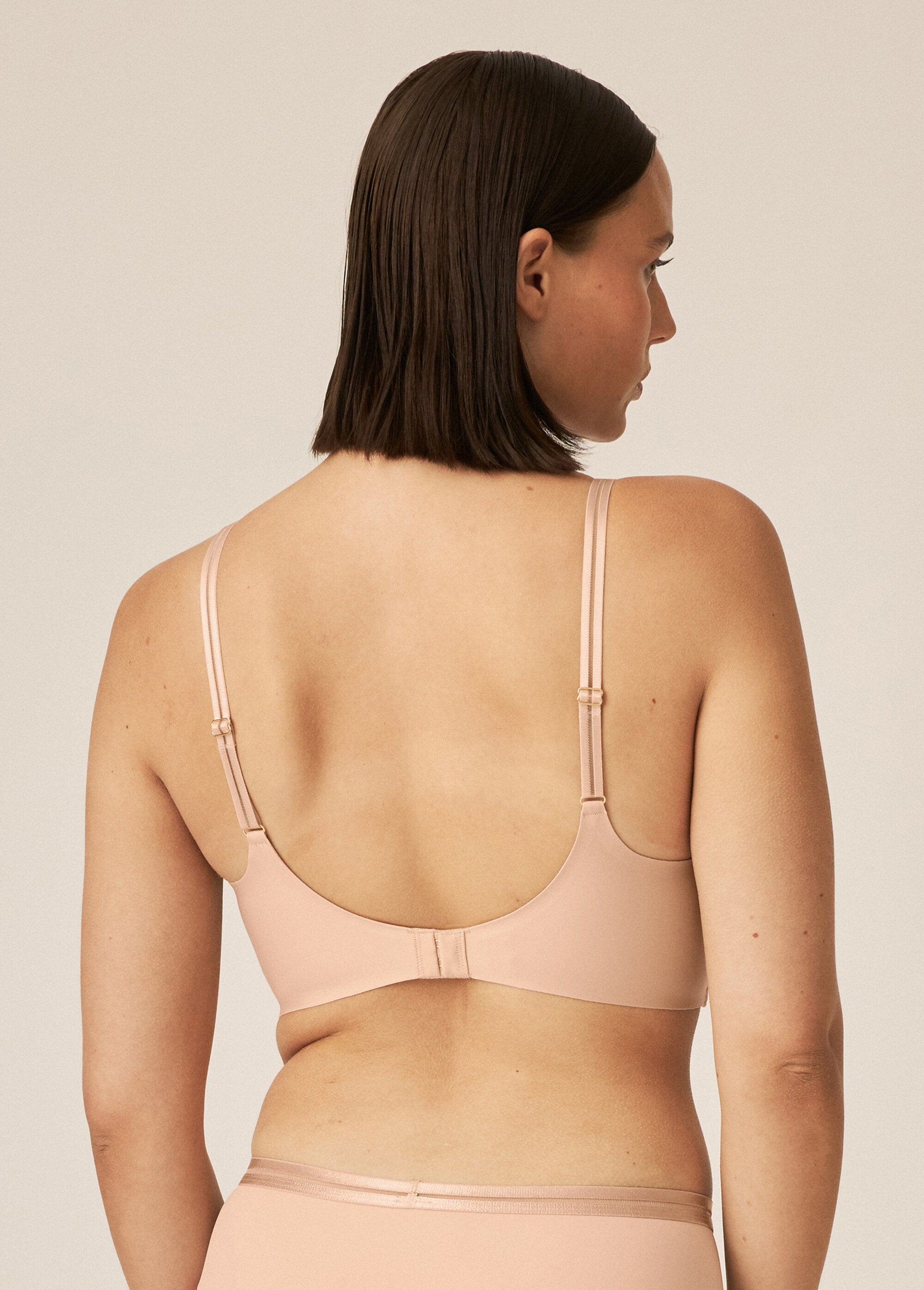 Invisible_non-wired_bra_Nude_DO1_slim