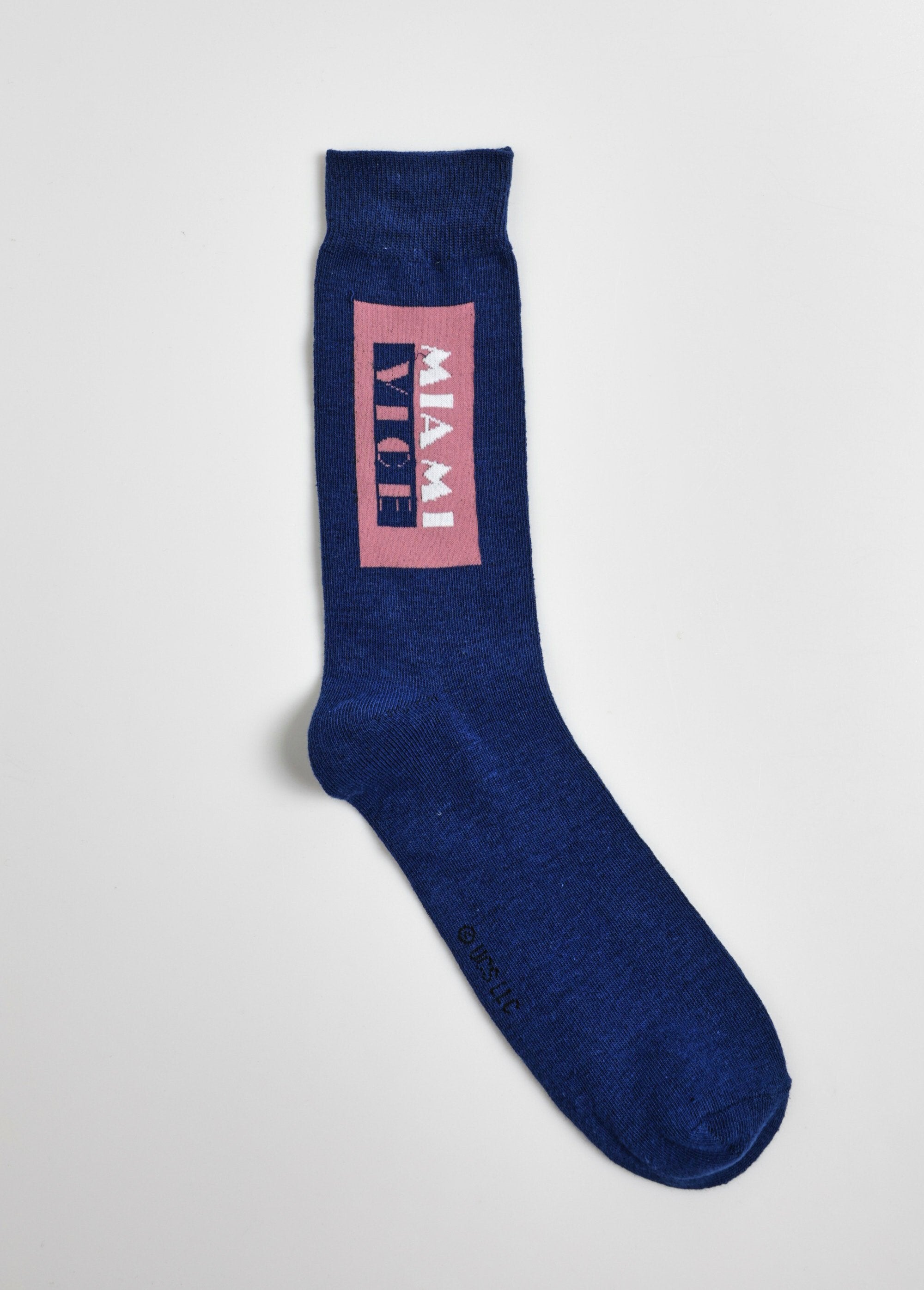 Pair_of_Miami_Vice_licensed_socks_Blue_and_pink_DE1_slim