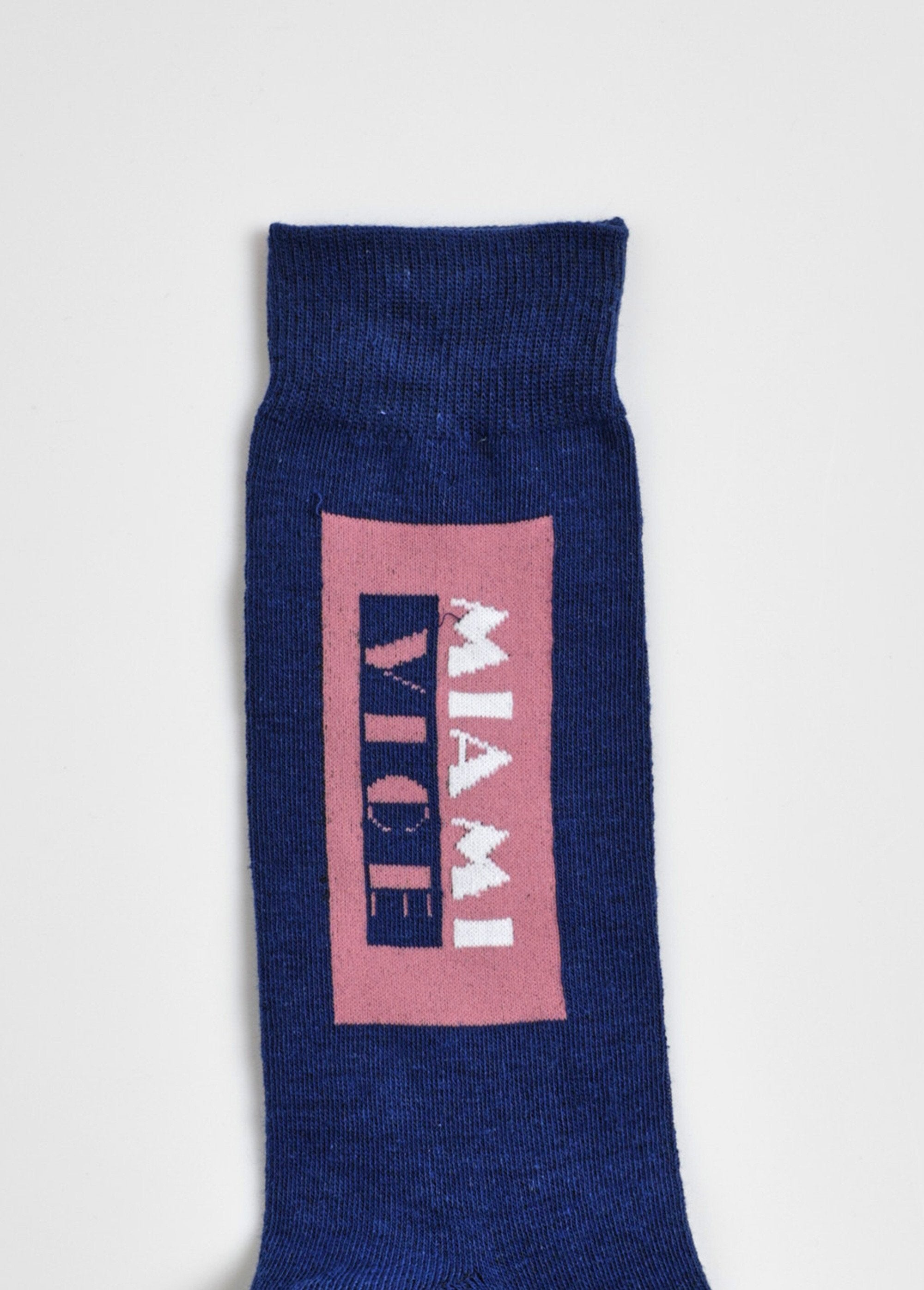 Pair_of_Miami_Vice_licensed_socks_Blue_and_pink_DE2_slim