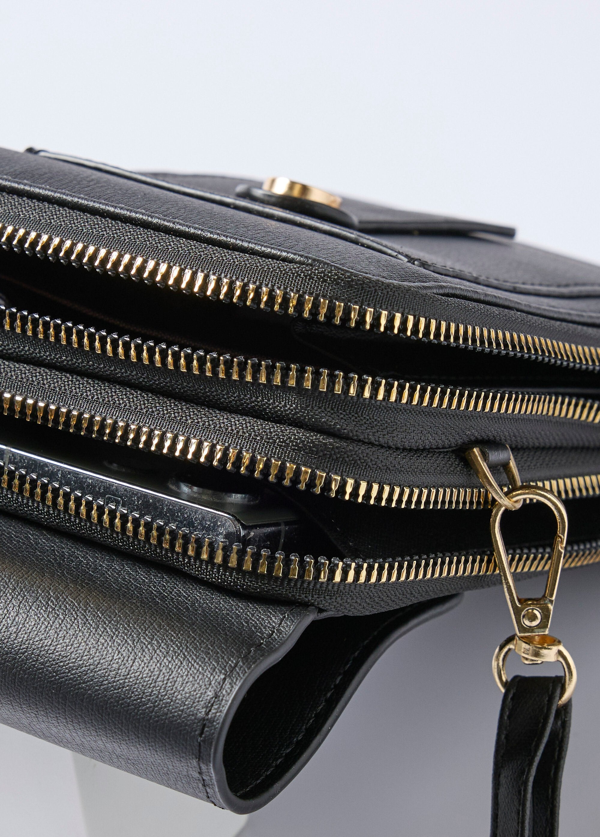 2-compartment_faux_leather_phone_pouch_Black_DE1_slim