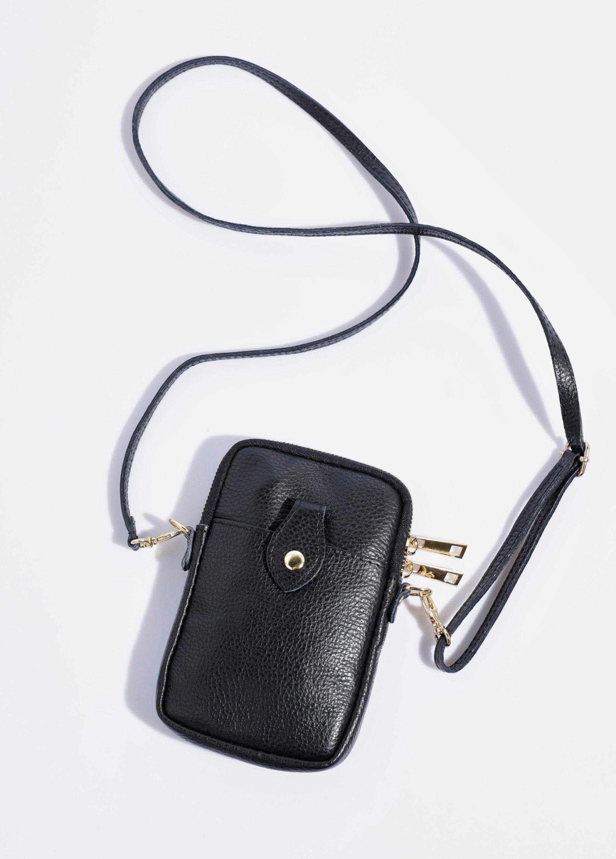 Leather_zipped_phone_pouch_Black_FA1_slim