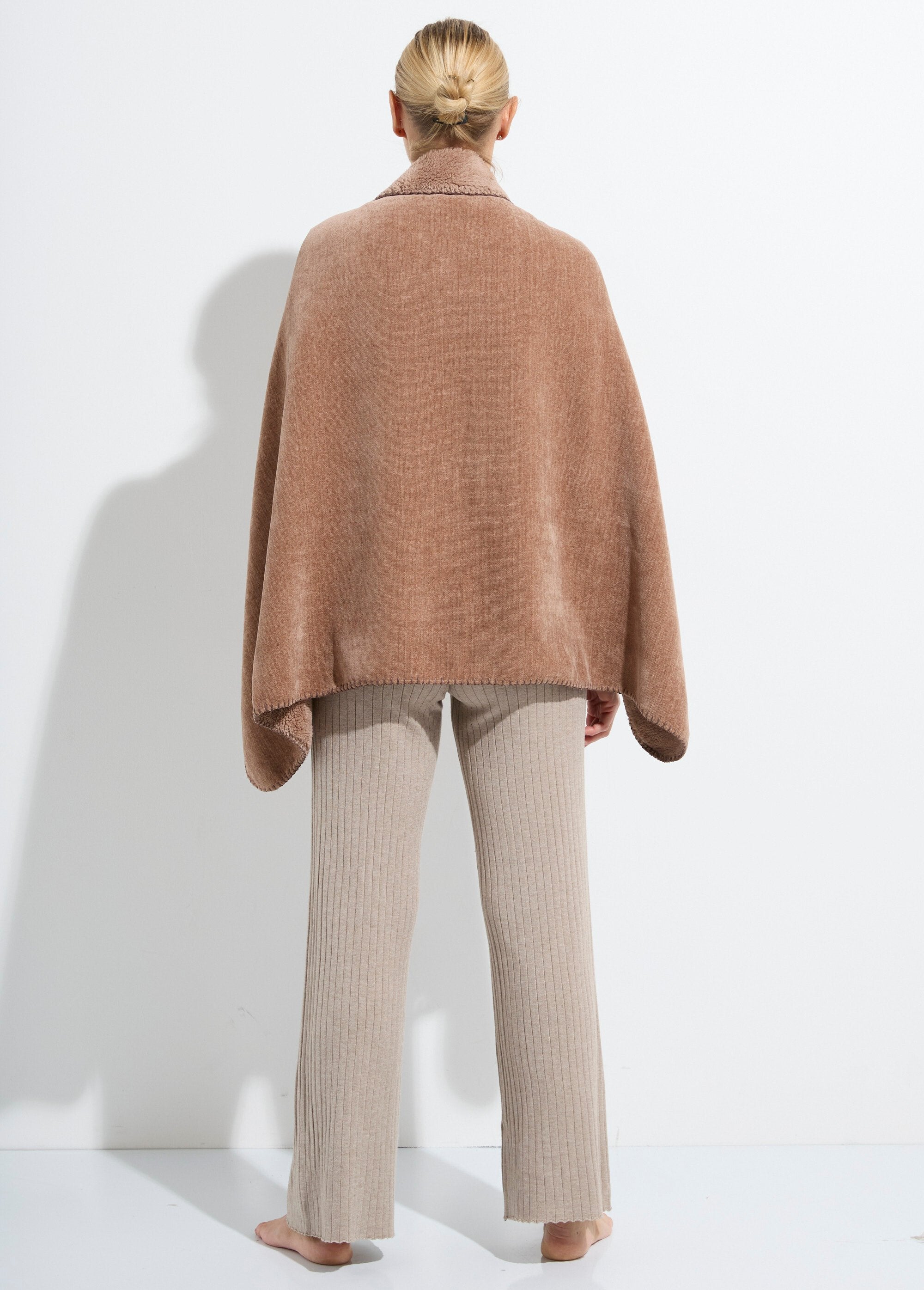Button-on_shoulder_warmer_poncho_Mocha_DO1_slim