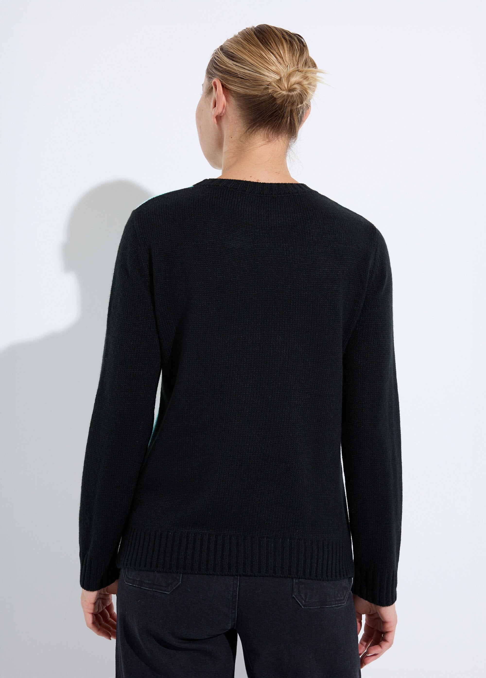 Warm_graphic_jacquard_round_neck_sweater_Black_and_aqua_DO1_slim