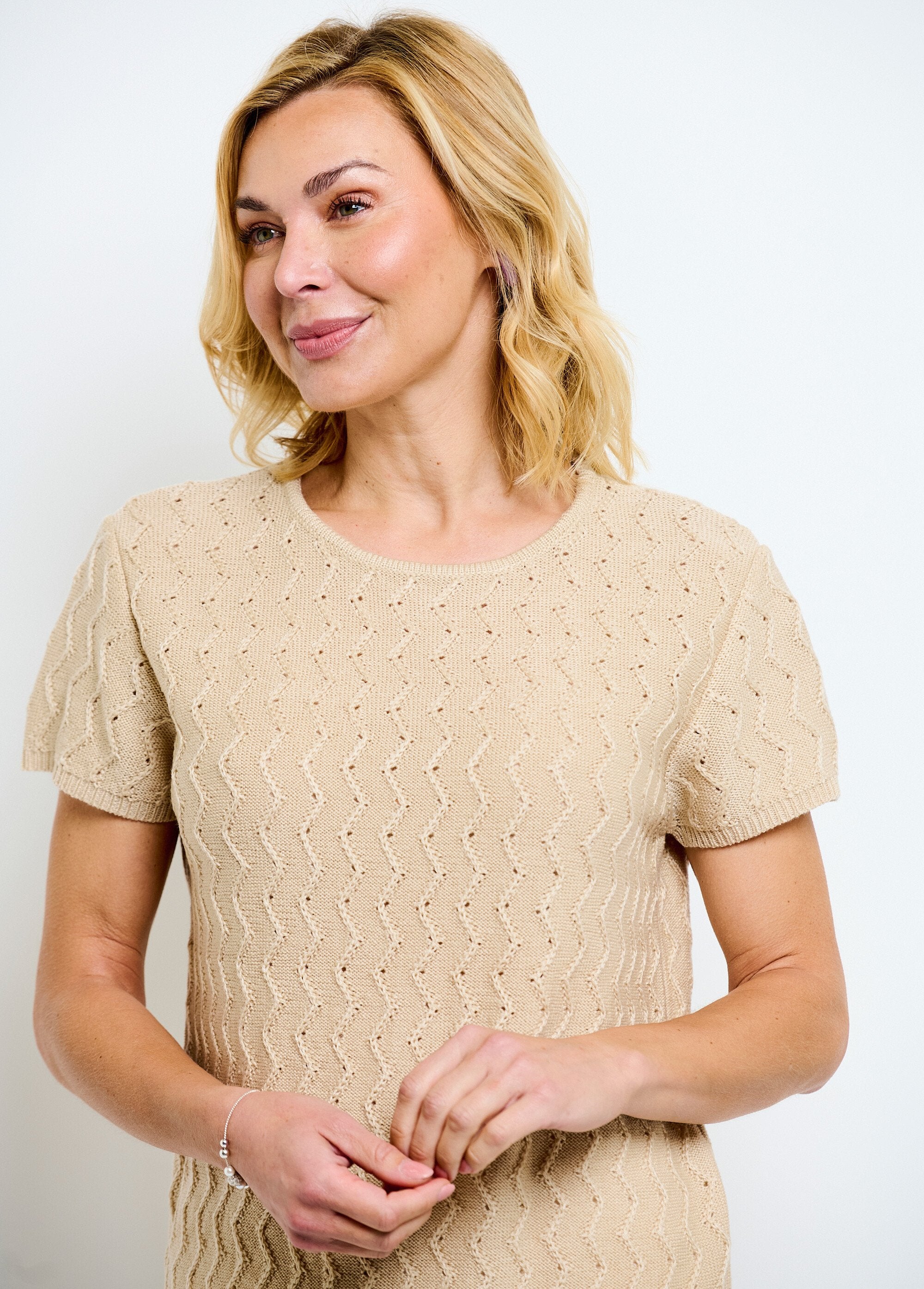 Short-sleeved_twisted_textured_knit_tunic_sweater_String_DE1_slim