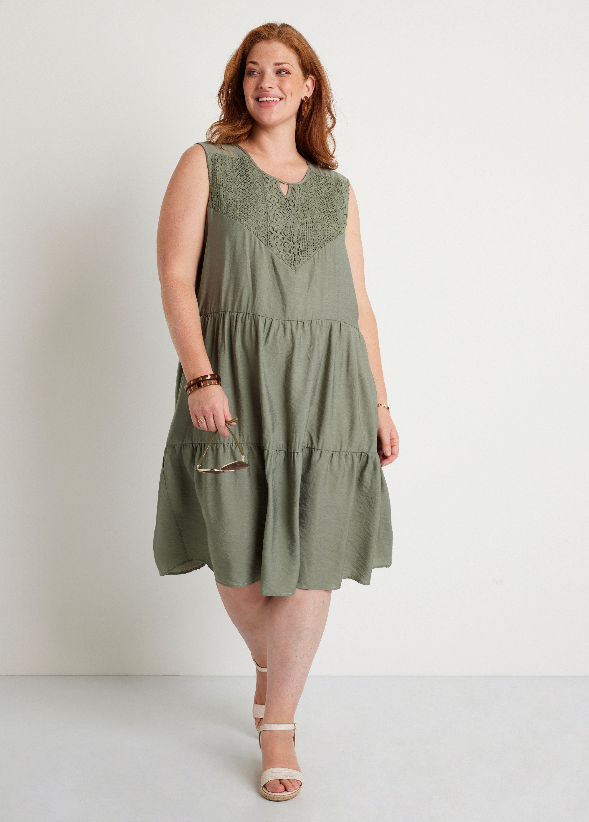 Short_ruffled_sleeveless_dress_Khaki_FA1_curvy