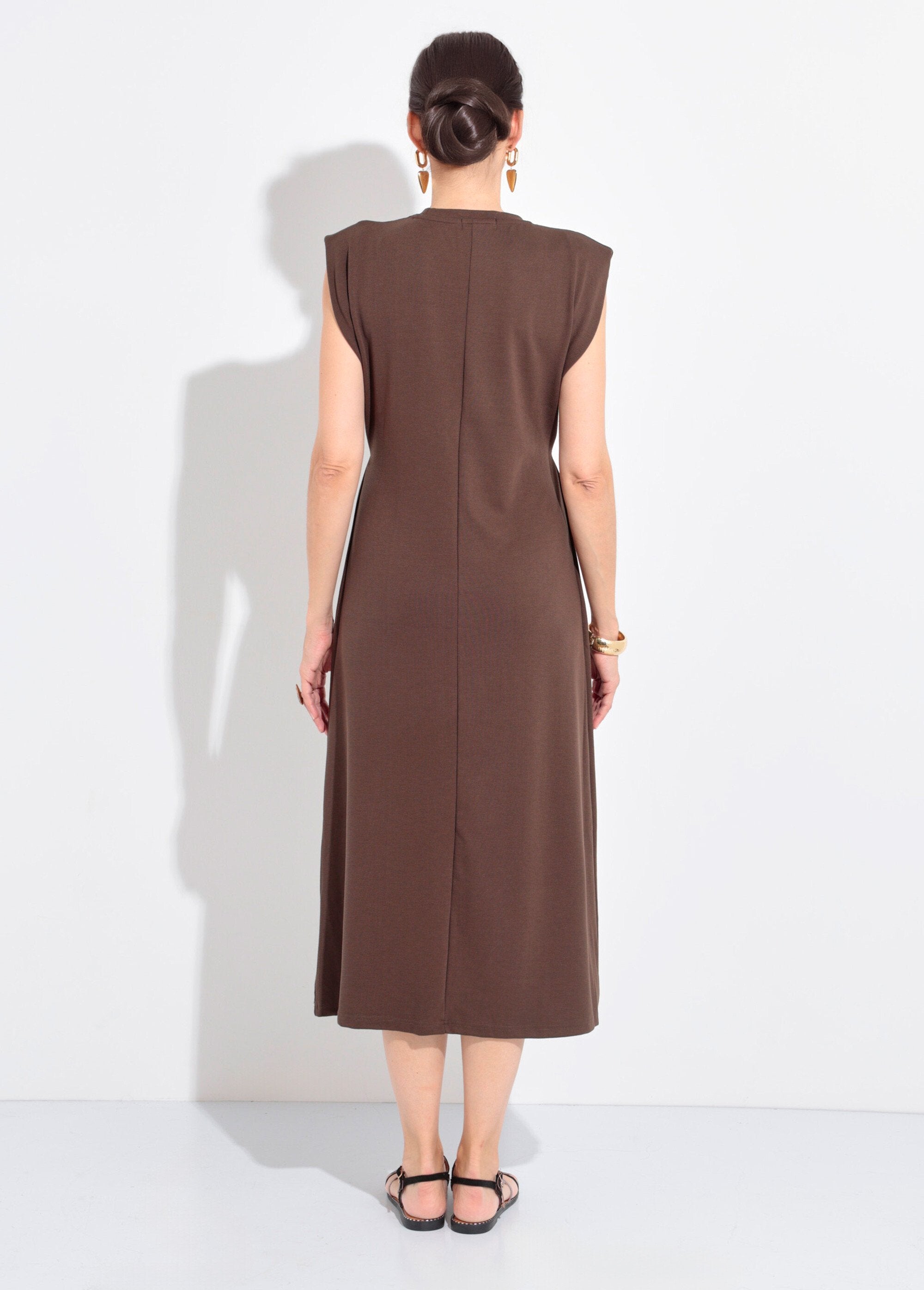 Long_plain_round_neck_T-shirt_dress_Brown_DO1_slim