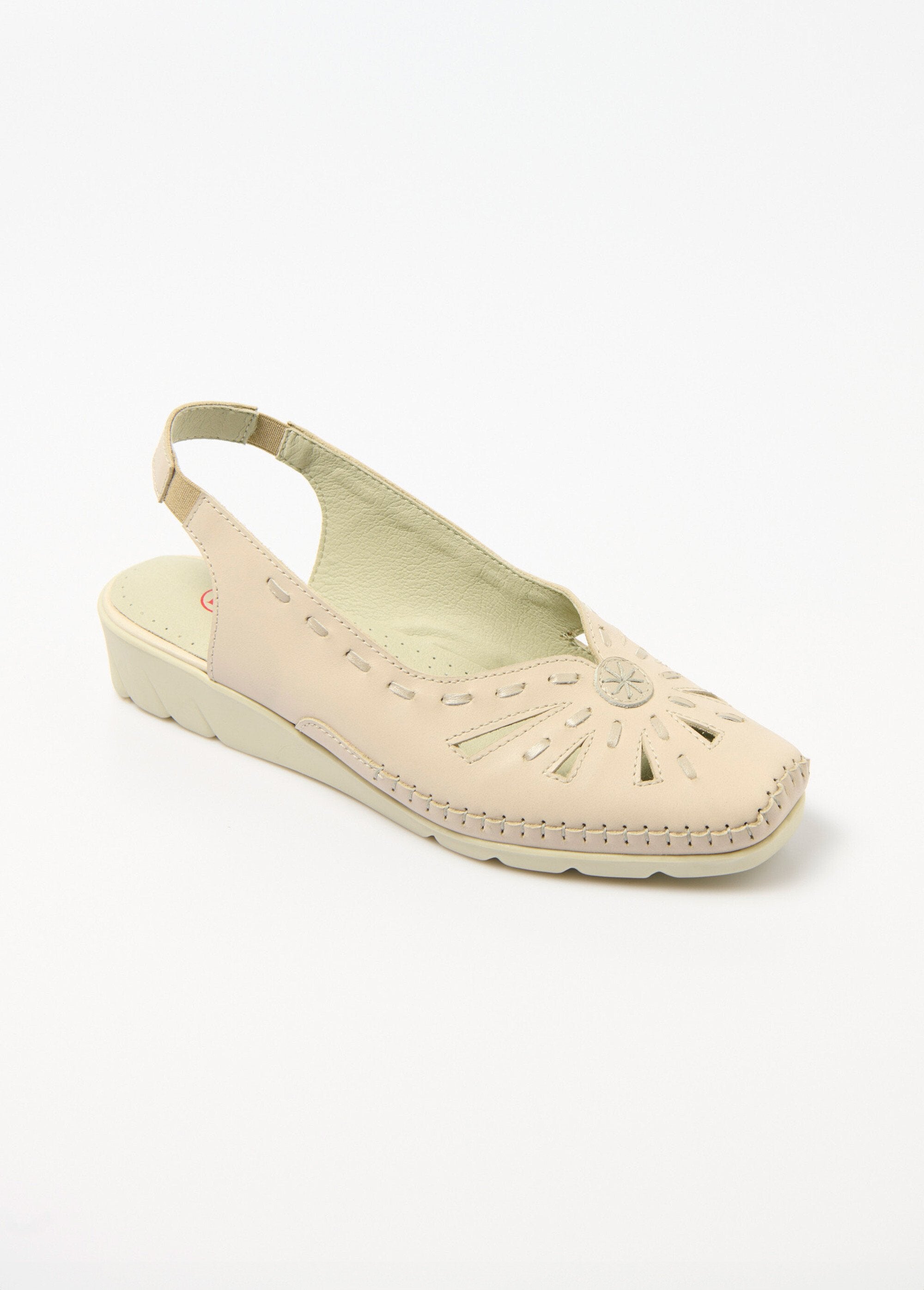 Comfort_width_closed_toe_leather_sandals_Beige_FA1_slim