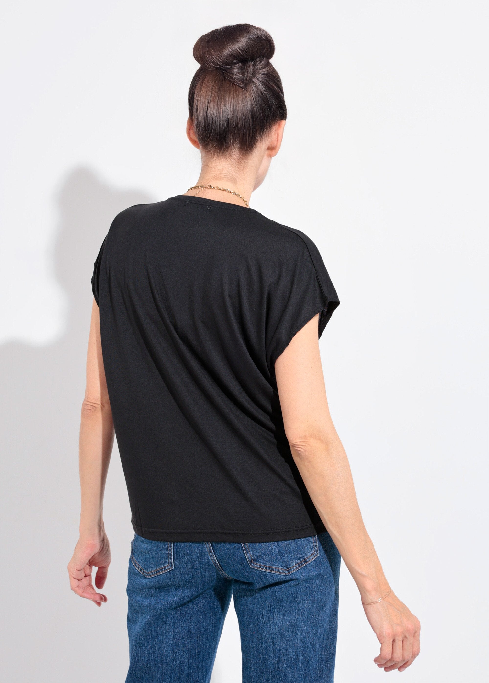 Loose-fitting,_short-sleeved_T-shirt_Black_DO1_slim