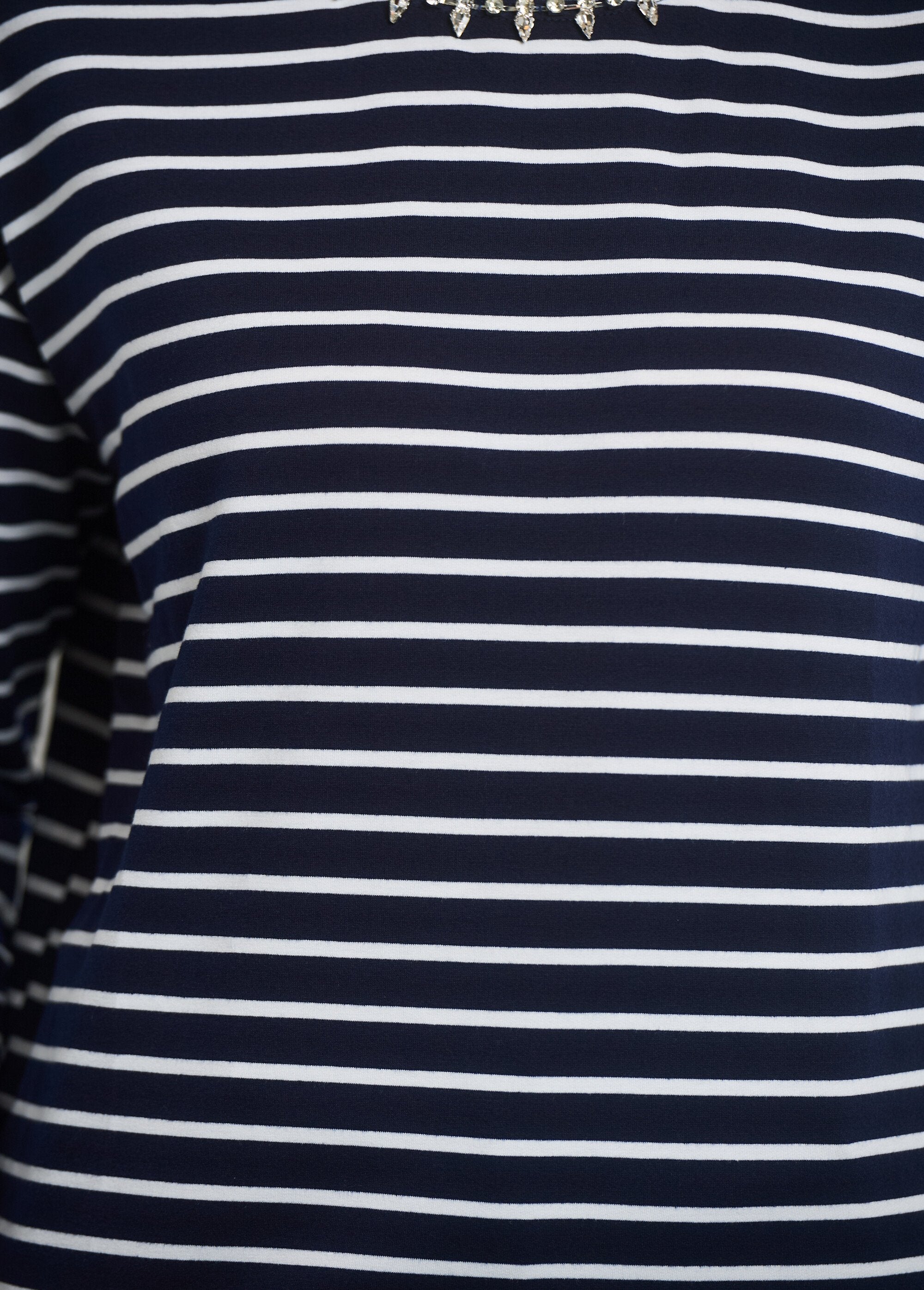 Stripes_T-shirt_with_rhinestone_neckline_Striped_Navy_DE3_slim