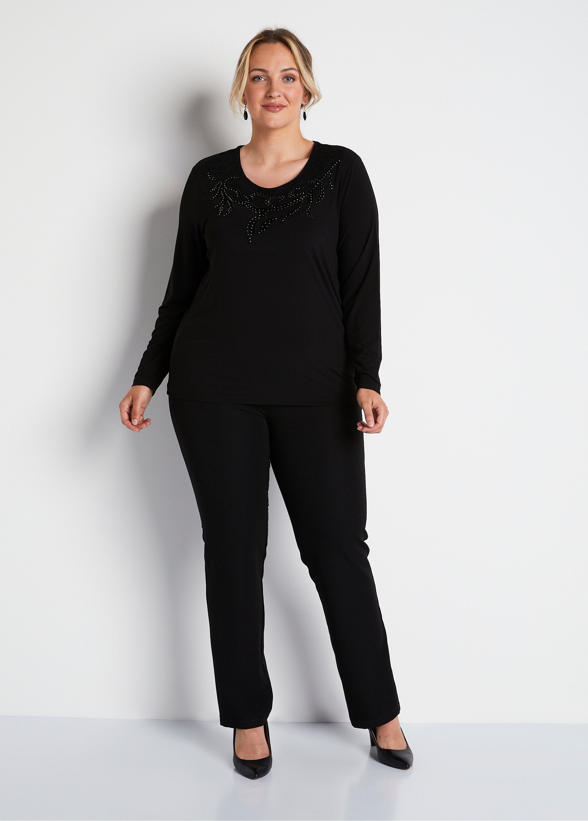 T-shirt_court_col_rond_résille_brodé_strass_Noir_SF1_curvy