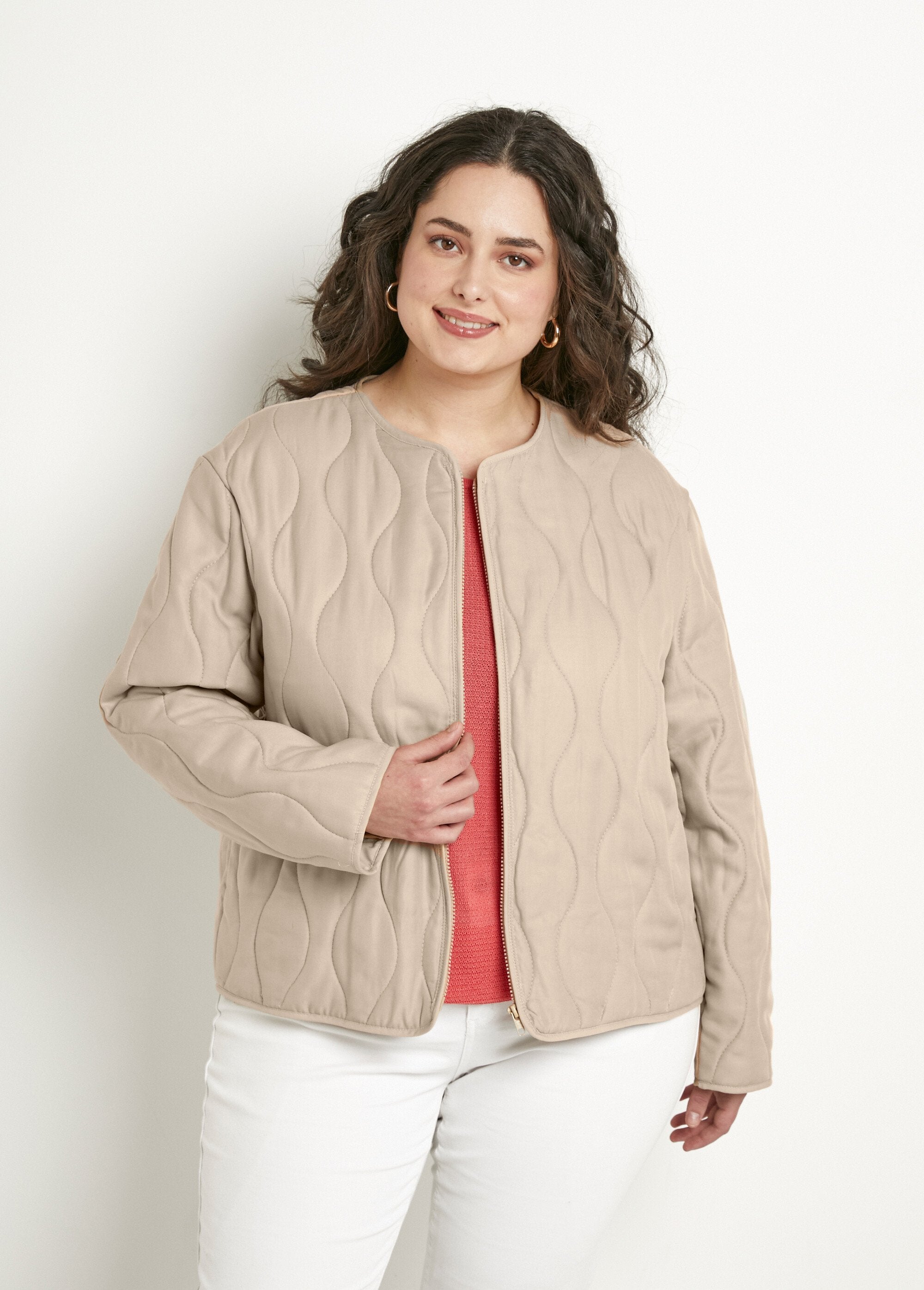 Short_zipped_quilted_plain_jacket_with_round_neck_Beige_FA1_curvy