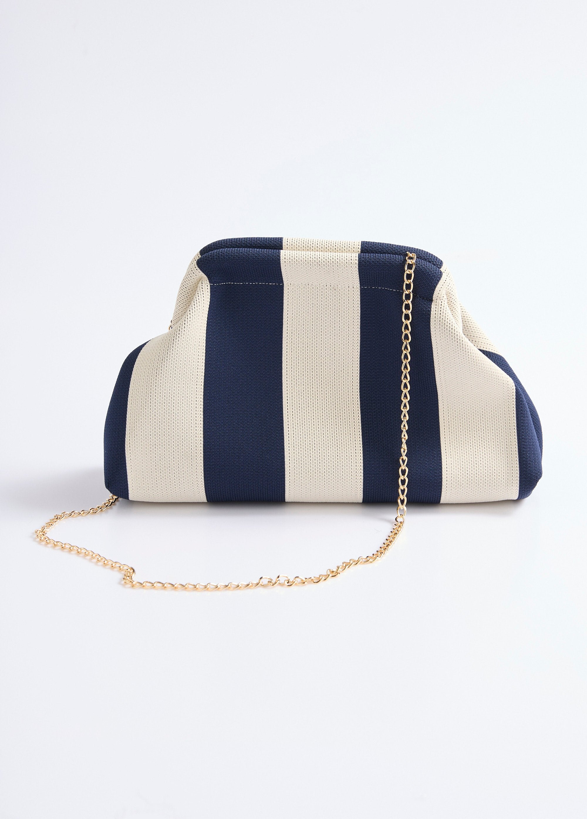 Fashionable_mesh_handbag_with_rigid_clasp_Navy_and_ecru_FA1_slim