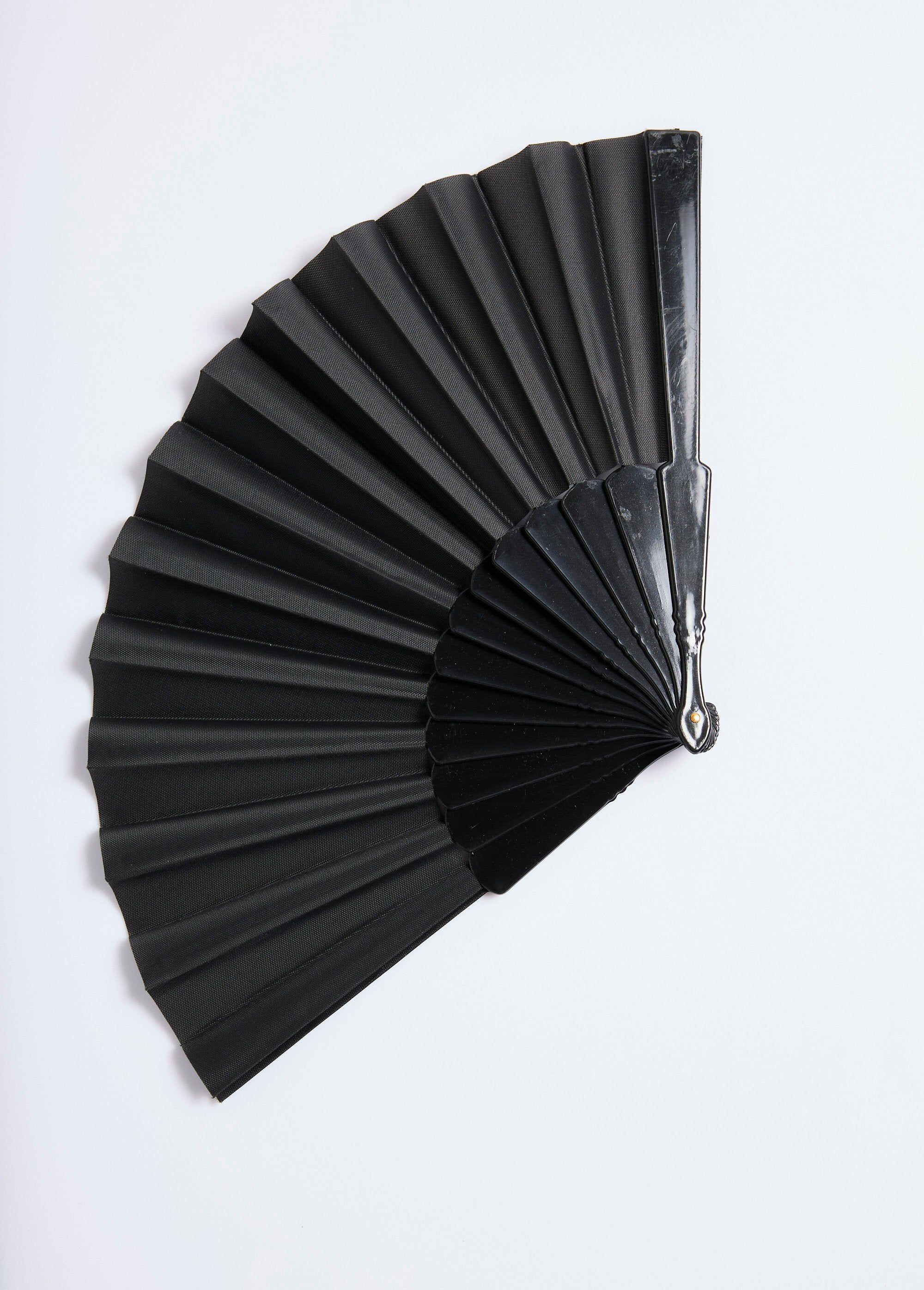 Fan_and_organza_pouch_Black_FA1_slim
