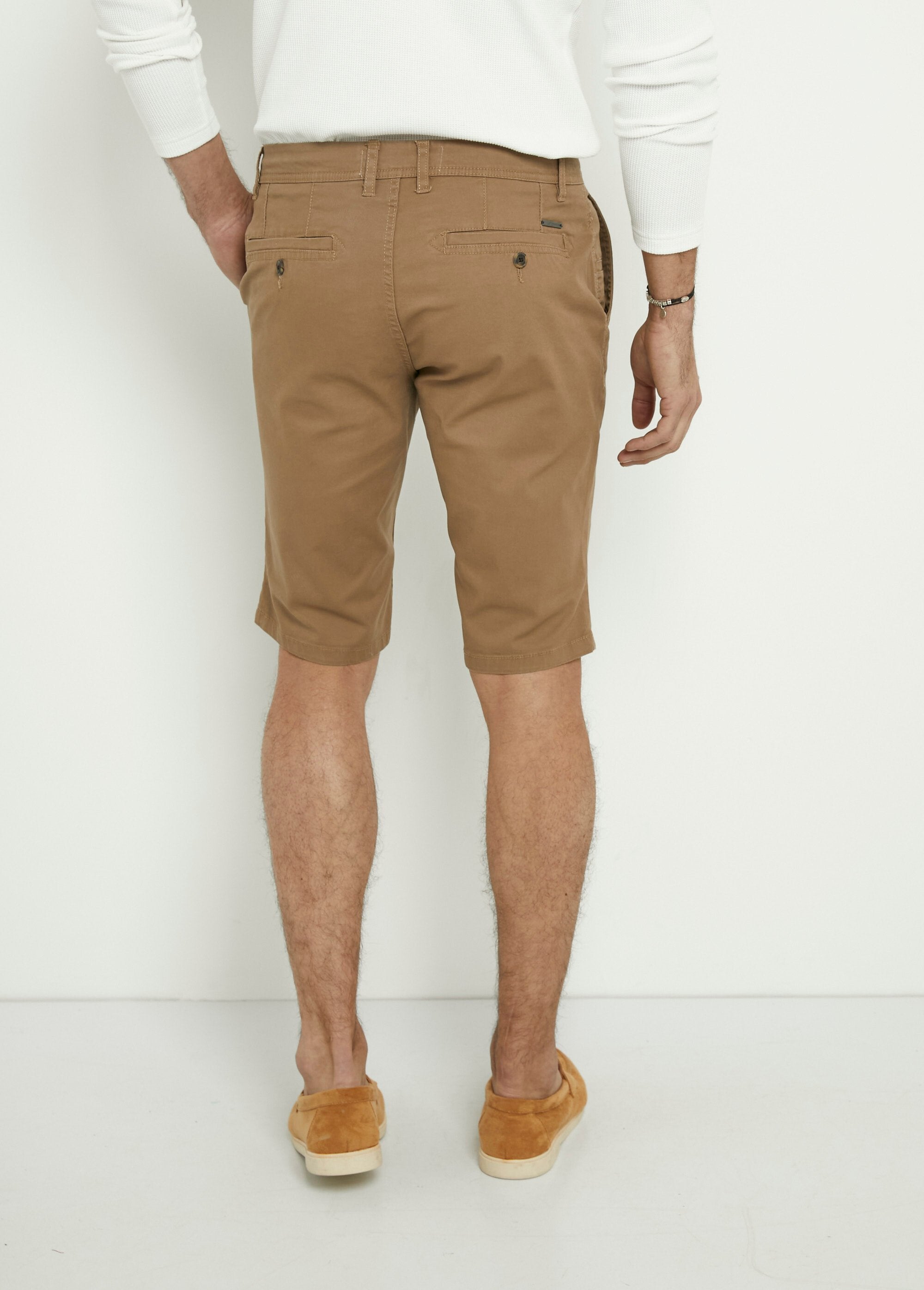 Stretch_cotton_canvas_Bermuda_shorts_camel_DO1_slim