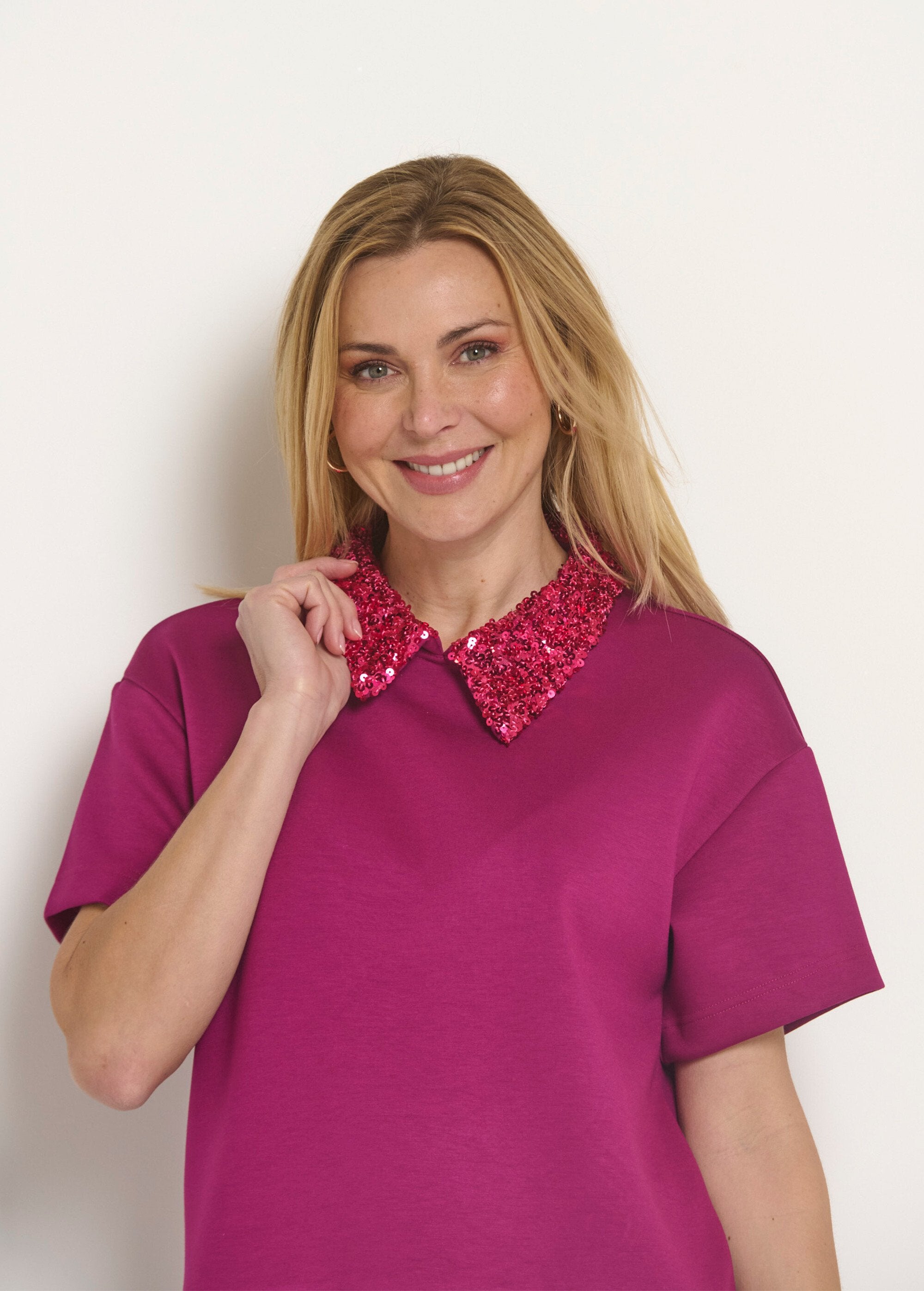 Blouse_with_sequined_collar_and_short_sleeves_Raspberry_DE1_slim