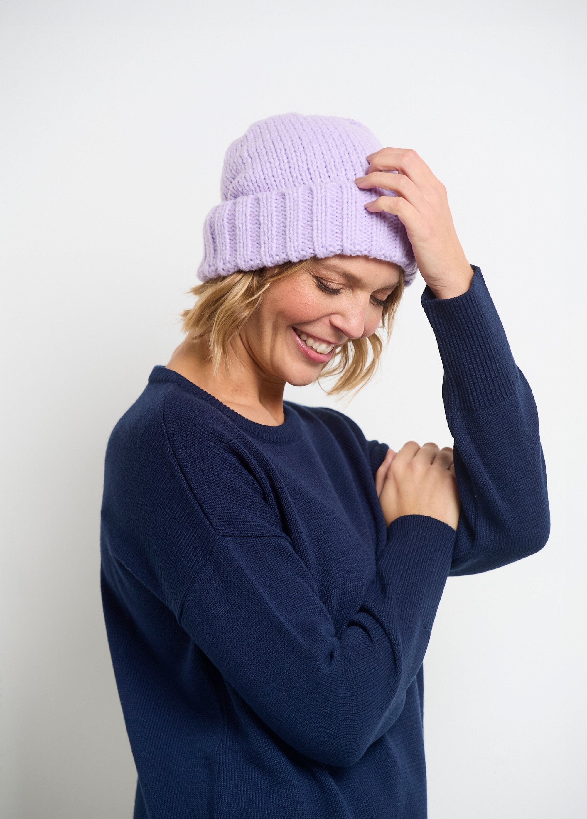 Thick_knit_hat_with_cuff_Mauve_FA2_slim