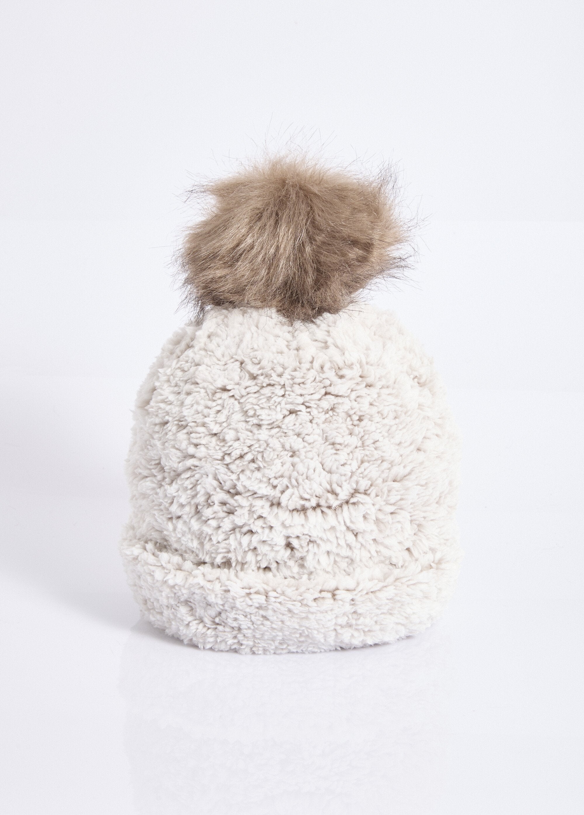 Sherpa-style_fleece_hat_with_pompom_Ecru_FA1_slim