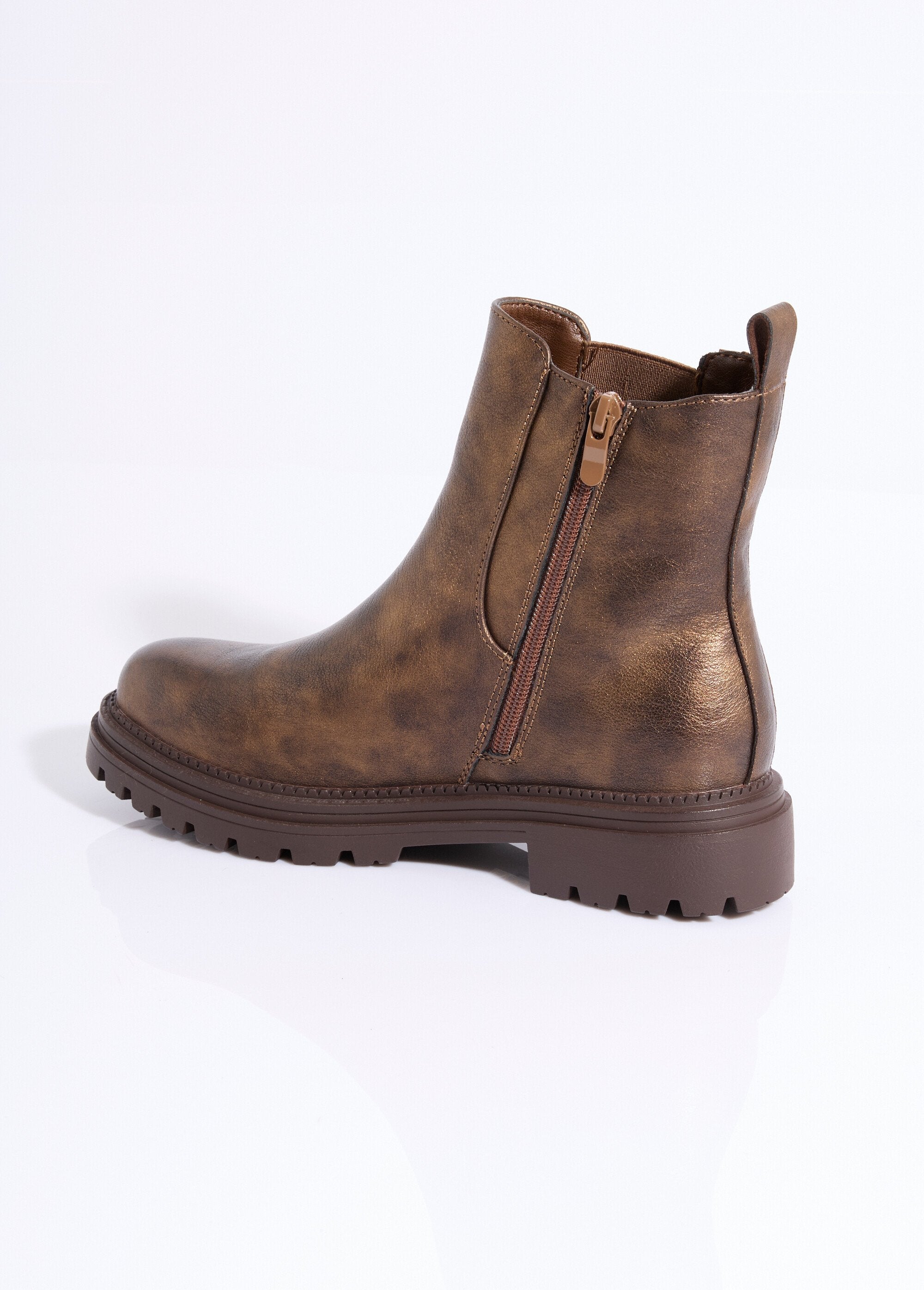 Notched_Chelsea_boots_with_material_details_Bronze_DO1_slim