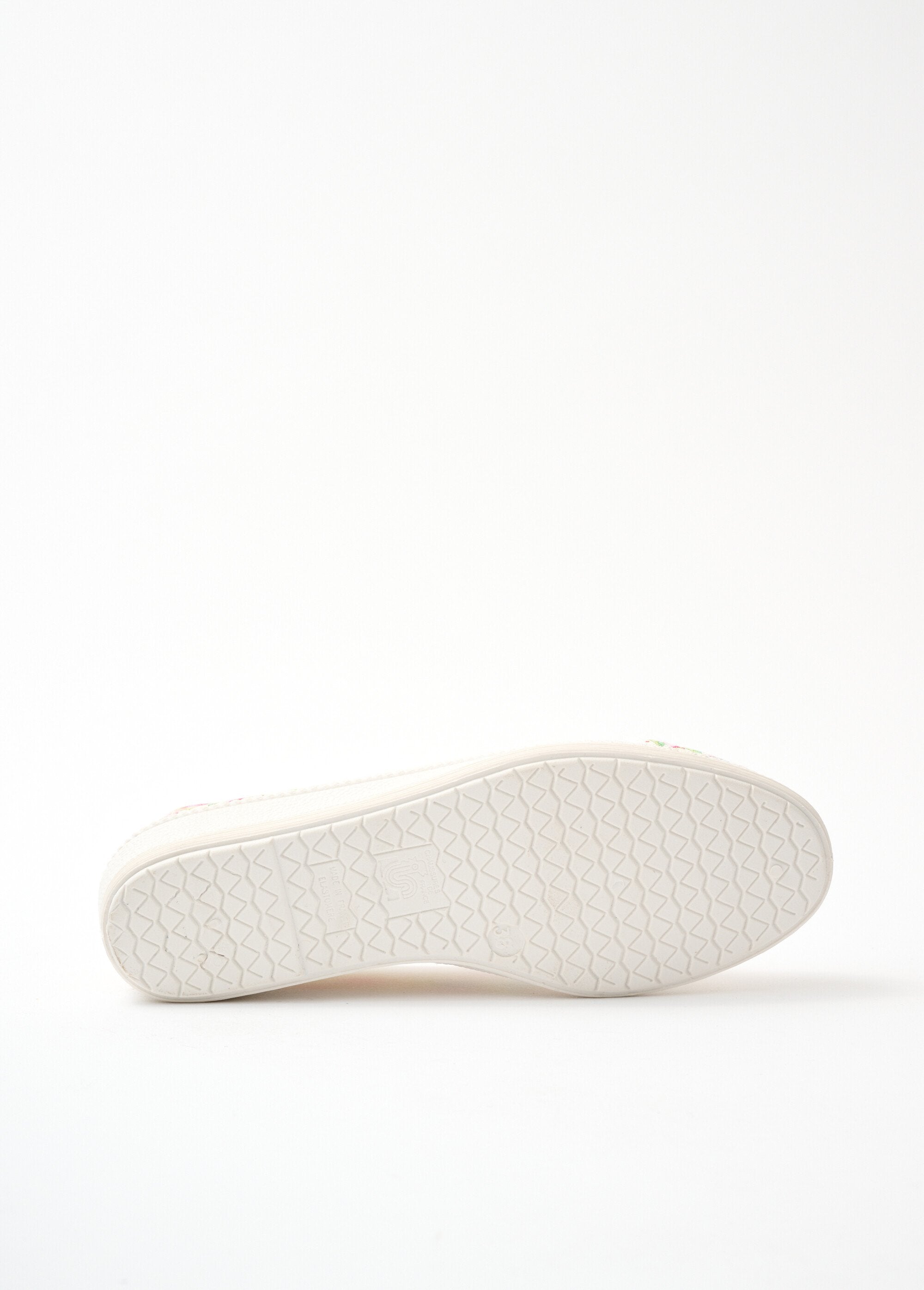 Elasticated_comfort_width_slippers_Print_white_UN1_slim