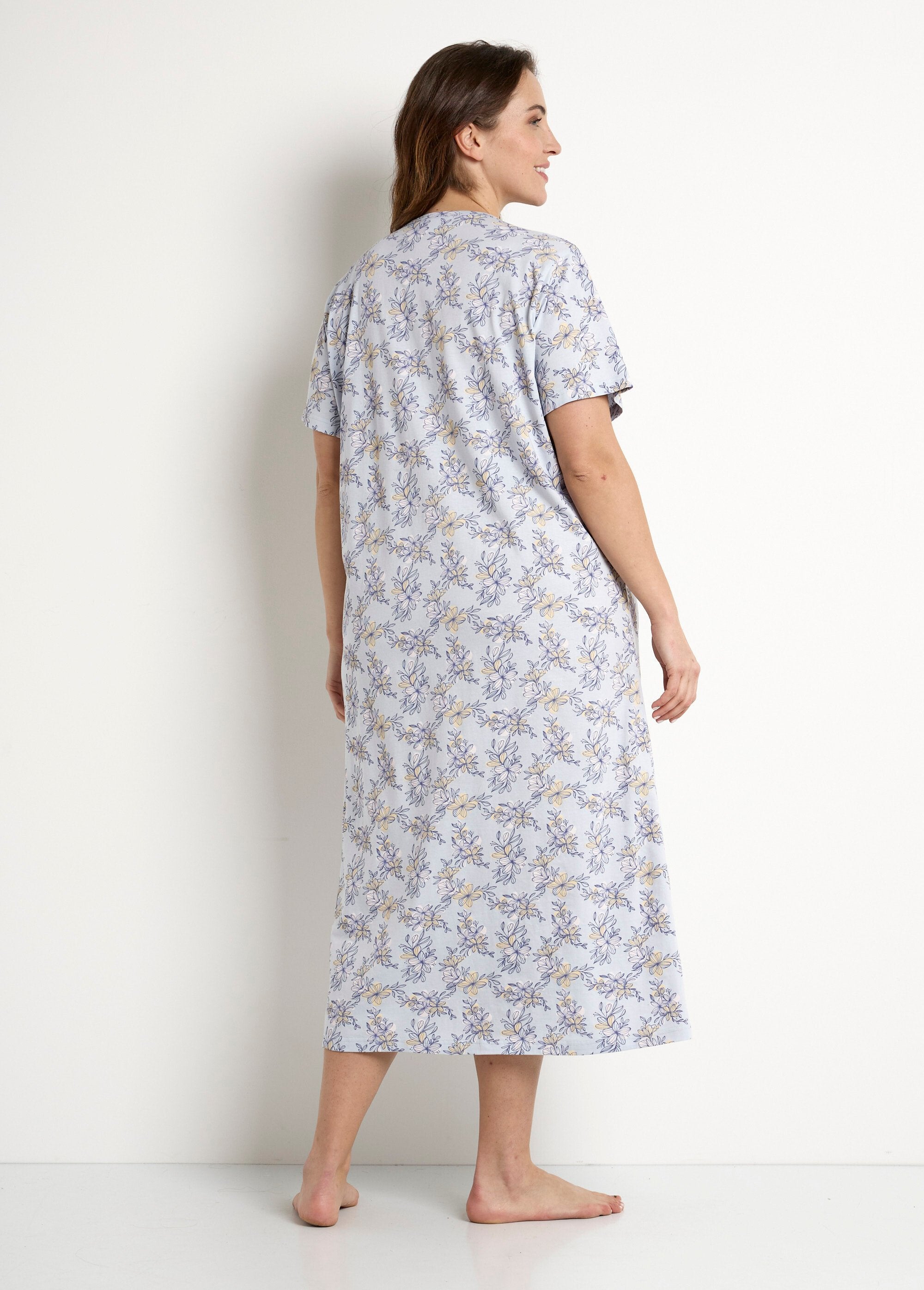 Long_cotton_nightgown_with_short_sleeves_Blue_DO1_curvy