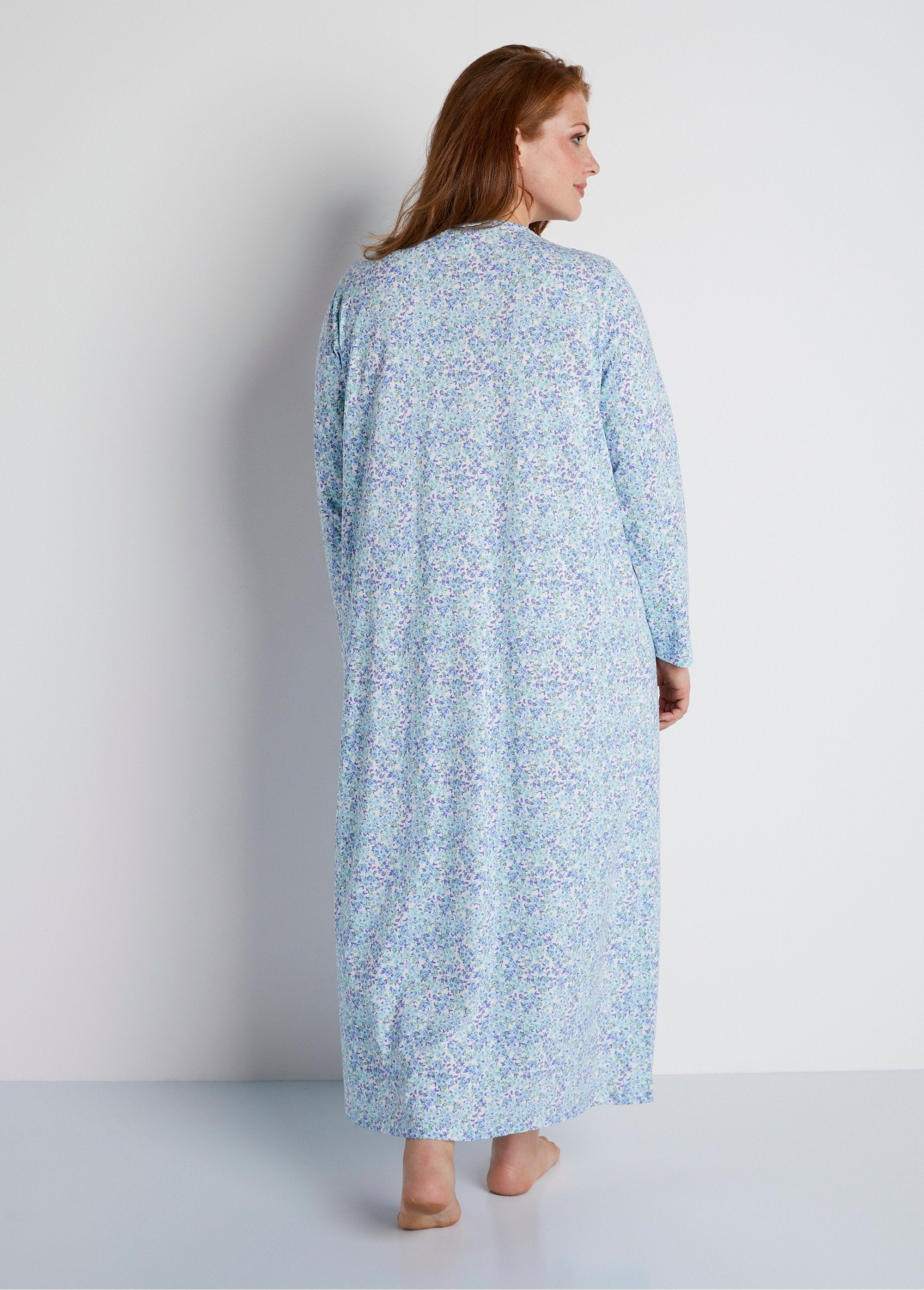 Long_printed_cotton_nightgown_Indigo_blue_print_DO1_curvy