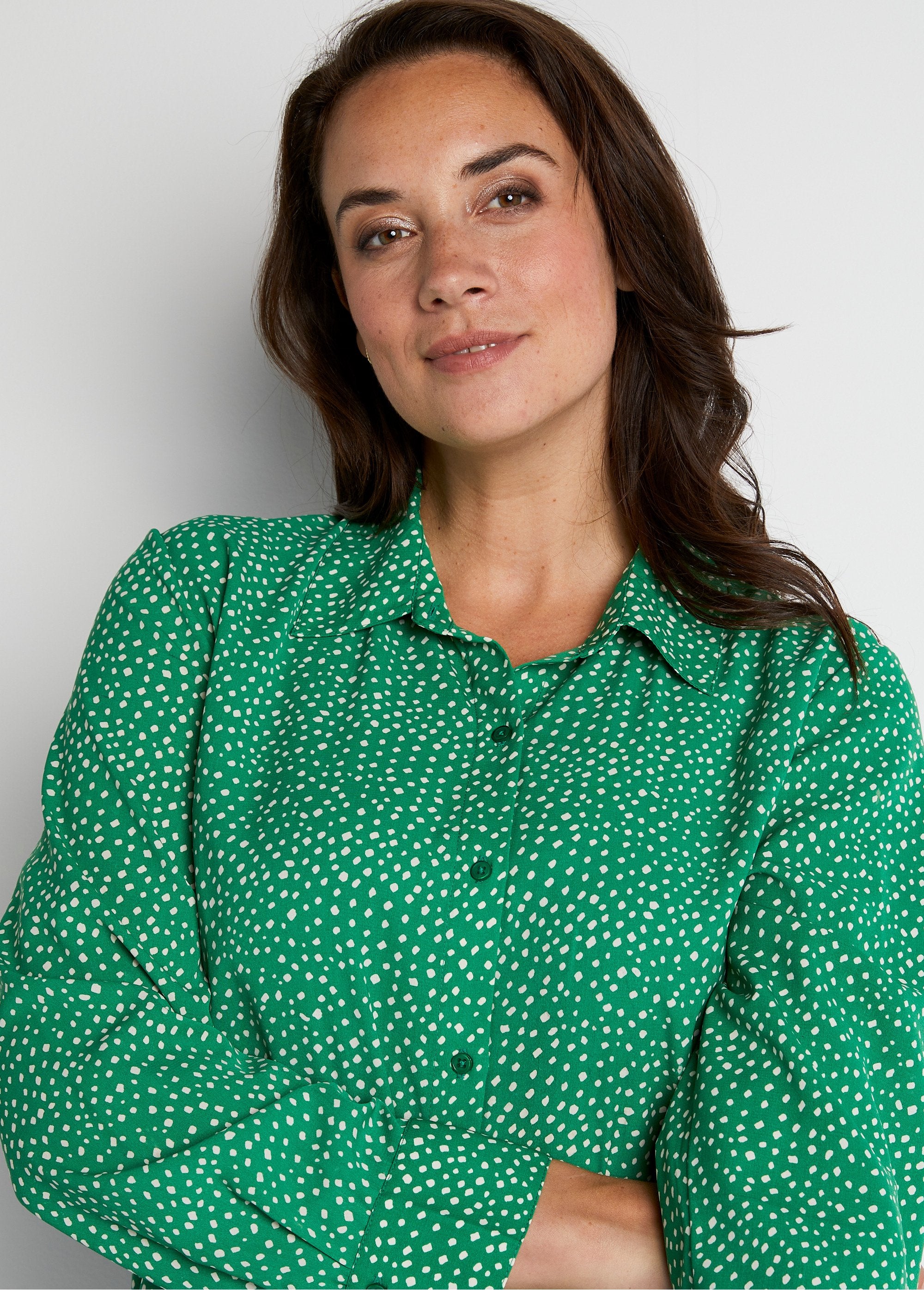 Buttoned_straight_blouse_with_polka_dot_print_Ecru_green_DE1_curvy