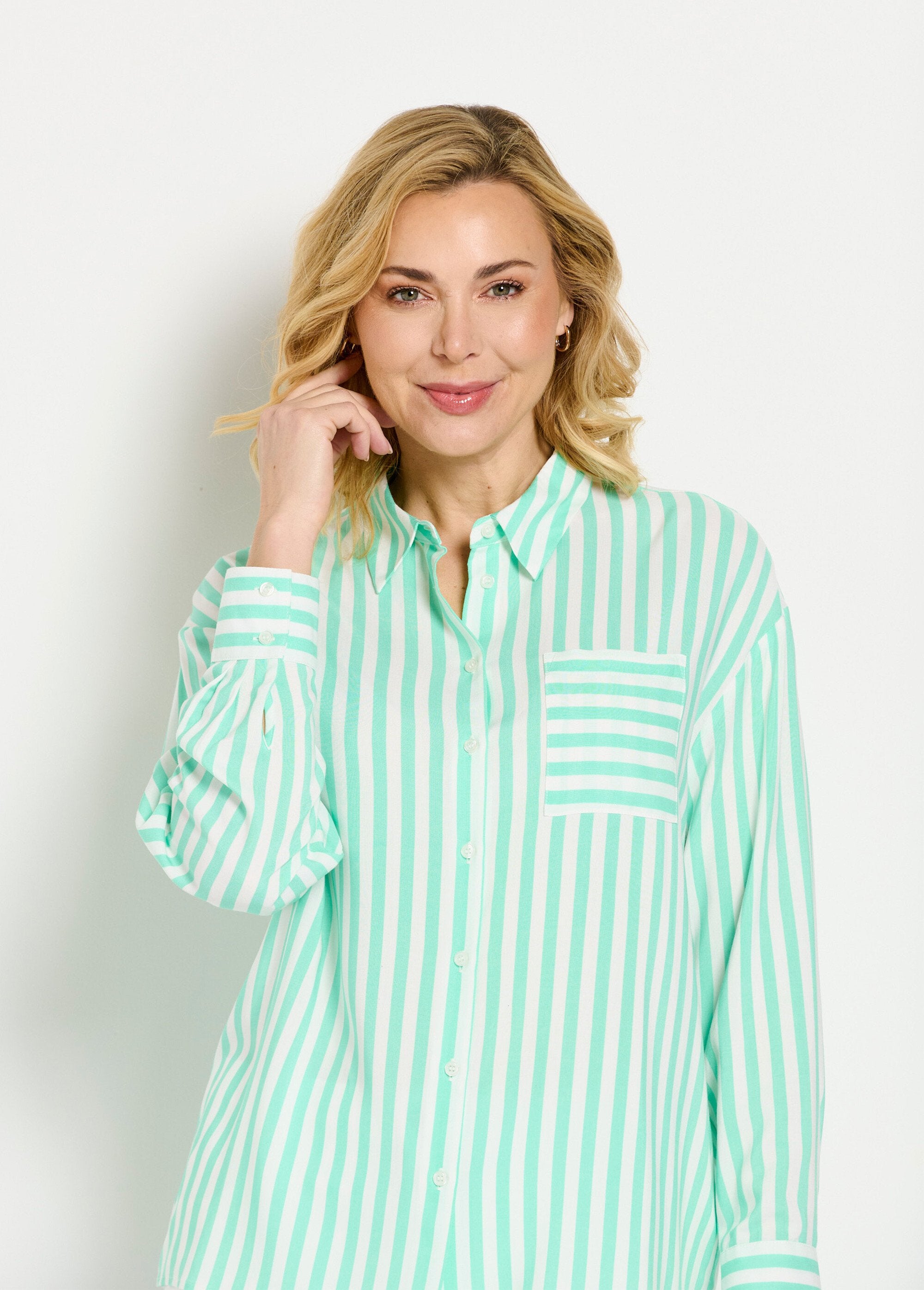 Long_sleeve_striped_flowing_blouse_Green_and_white_DE1_slim