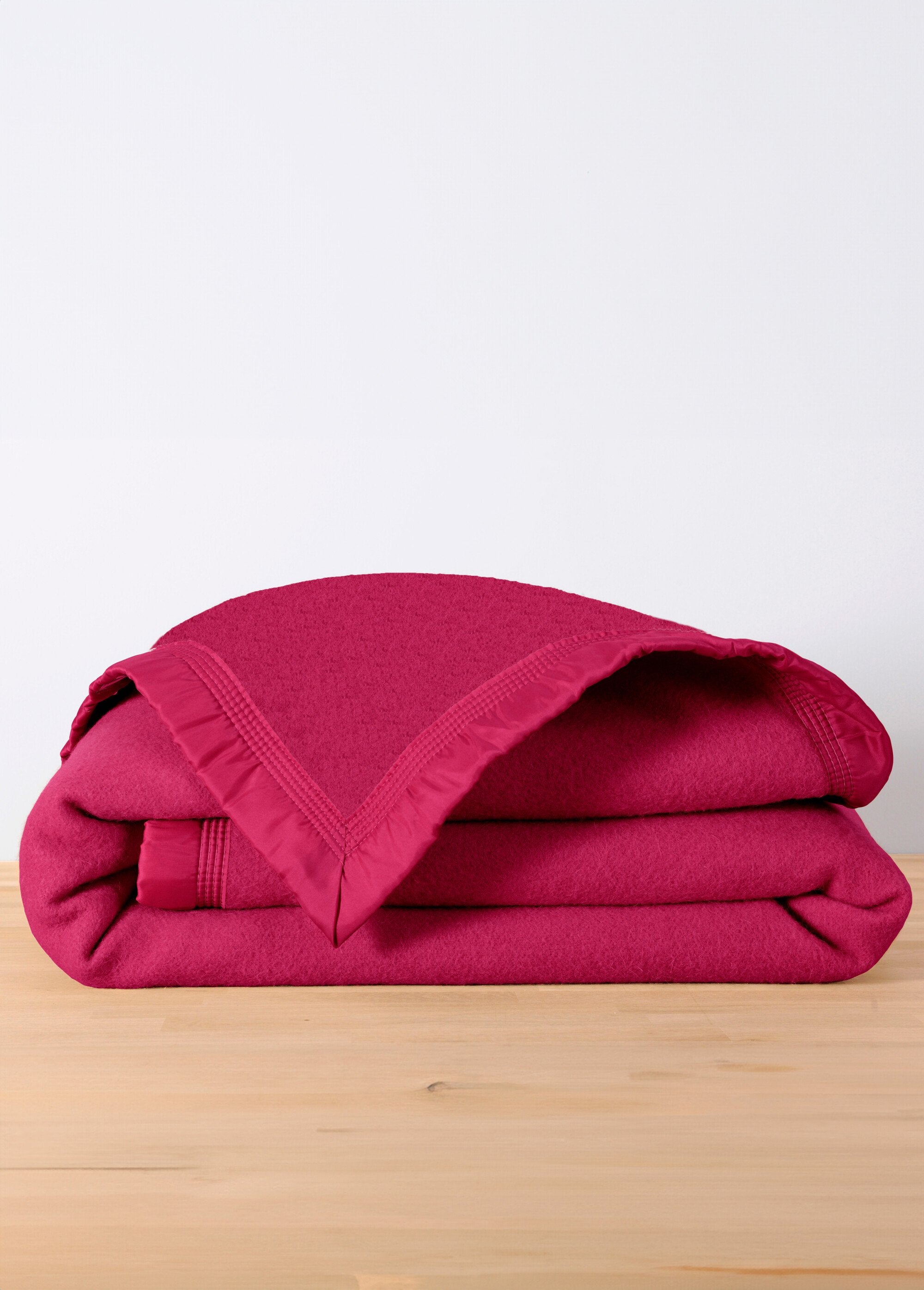 Plain_pure_wool_blanket_350_g/m²_Raspberry_FA1_slim