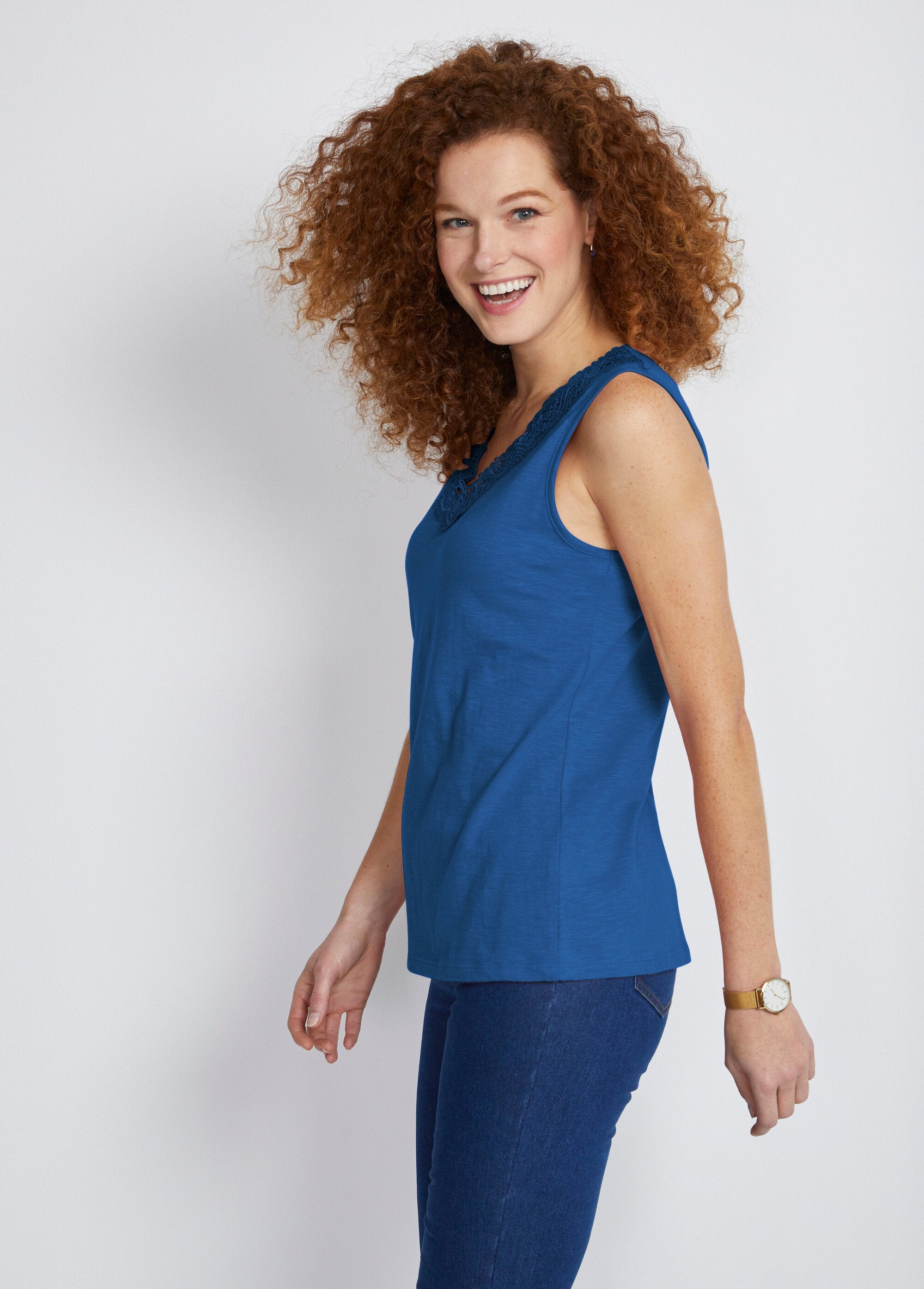 Cotton_and_macramé_tank_top_Blue_DR1_slim