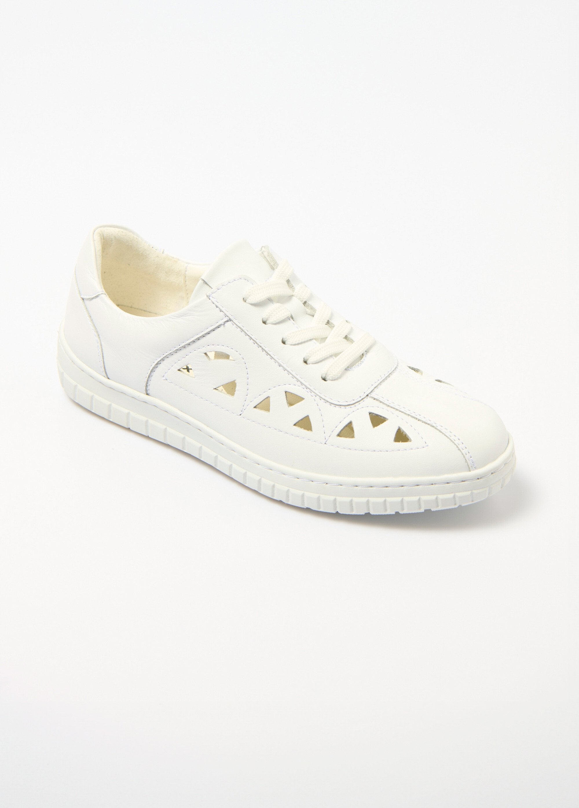 Comfort_width_perforated_leather_lace-up_derbies_White_FA1_slim