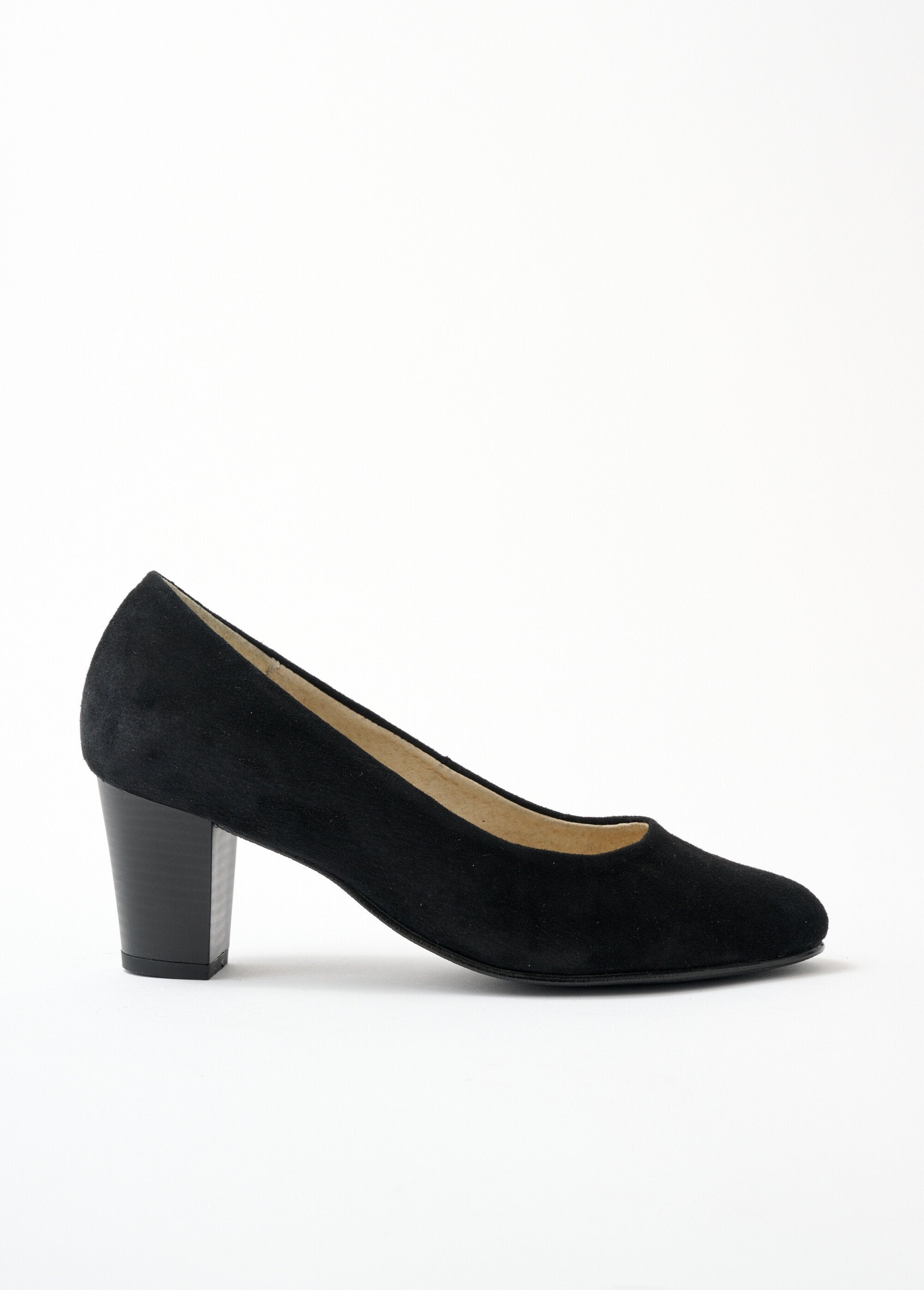 Comfortable_wide_leather_pump_with_round_toe_Black_DR1_slim