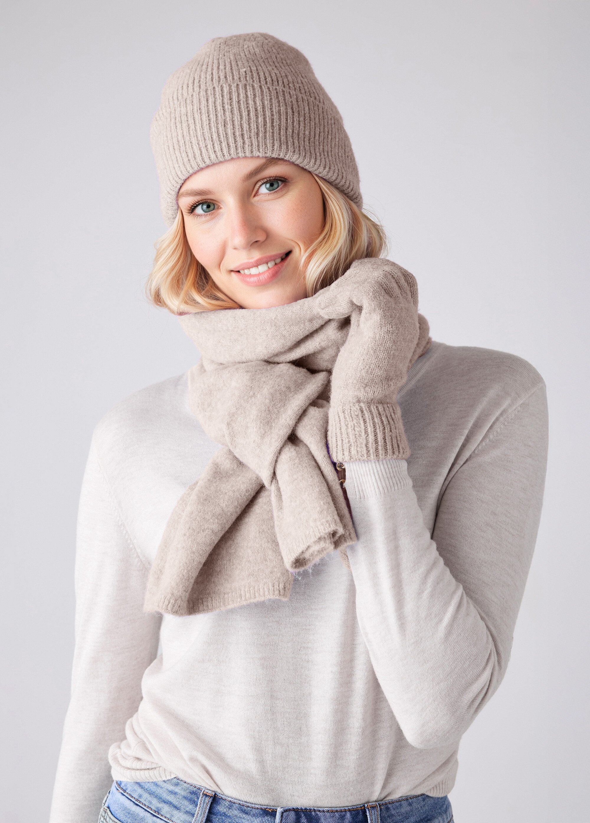 Warm_knitted_gloves_with_wool_Beige_china_SF1_slim