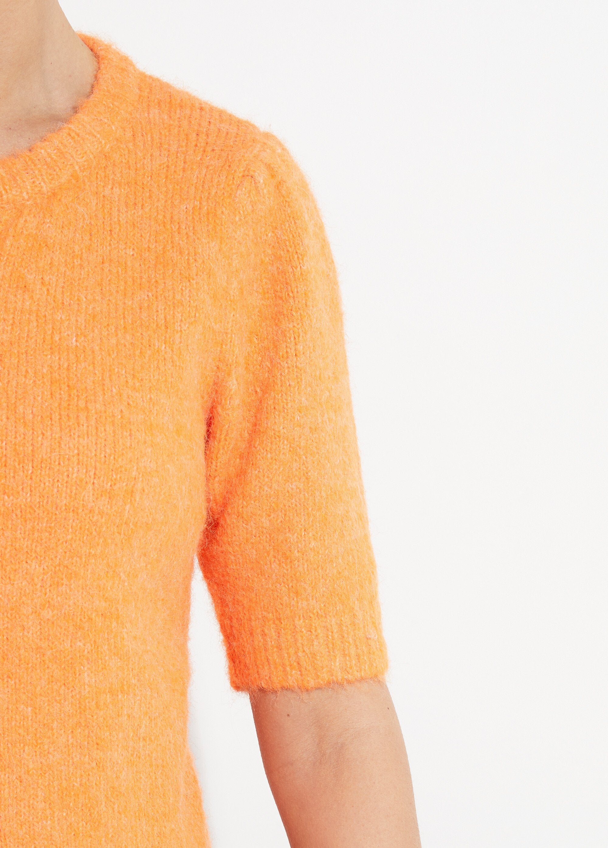 Short-sleeved_cardigan_with_wool_Orange__DE2_slim