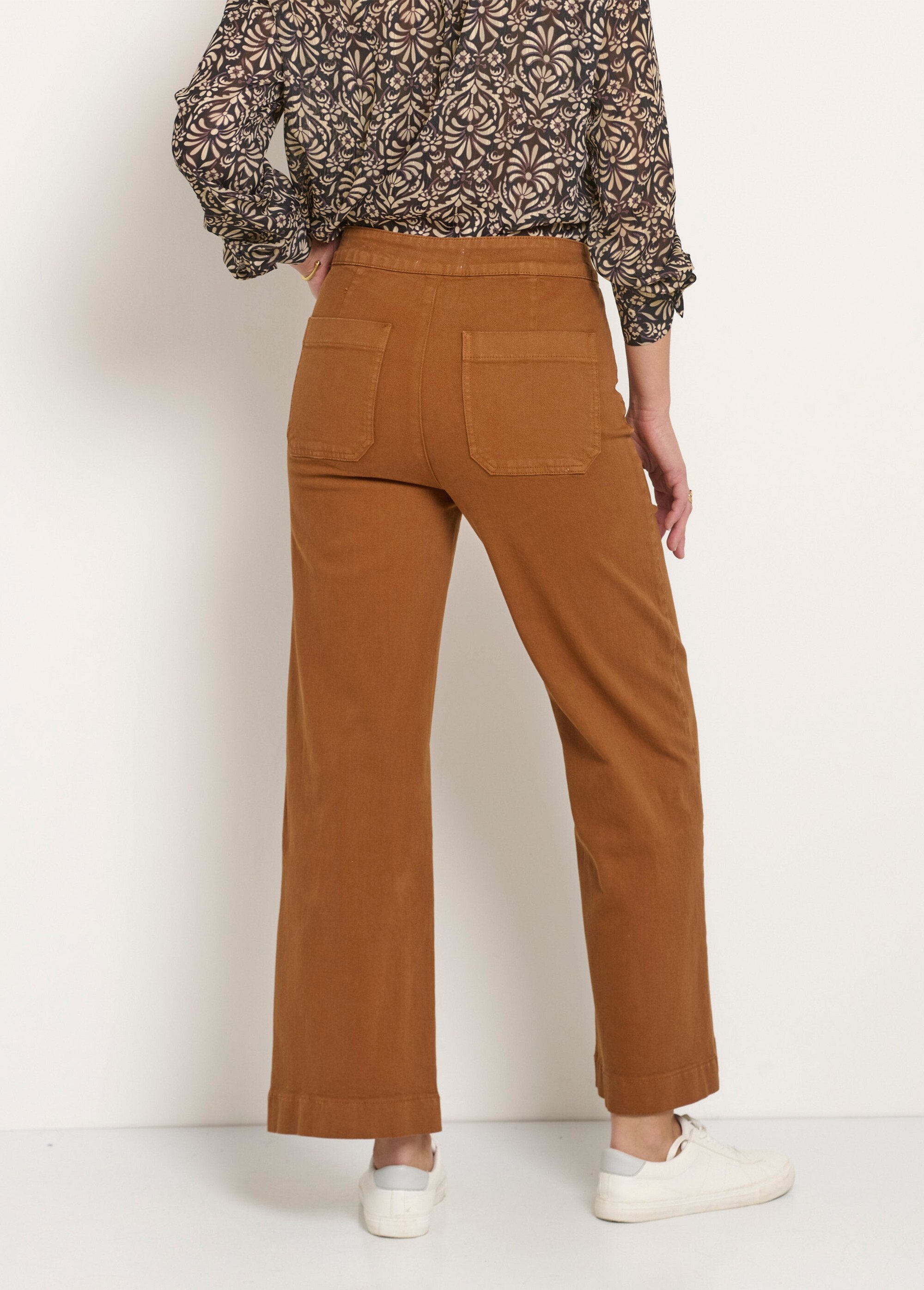 Stretch_flare_jeans_with_bridge_effect_waist_camel_DO1_slim